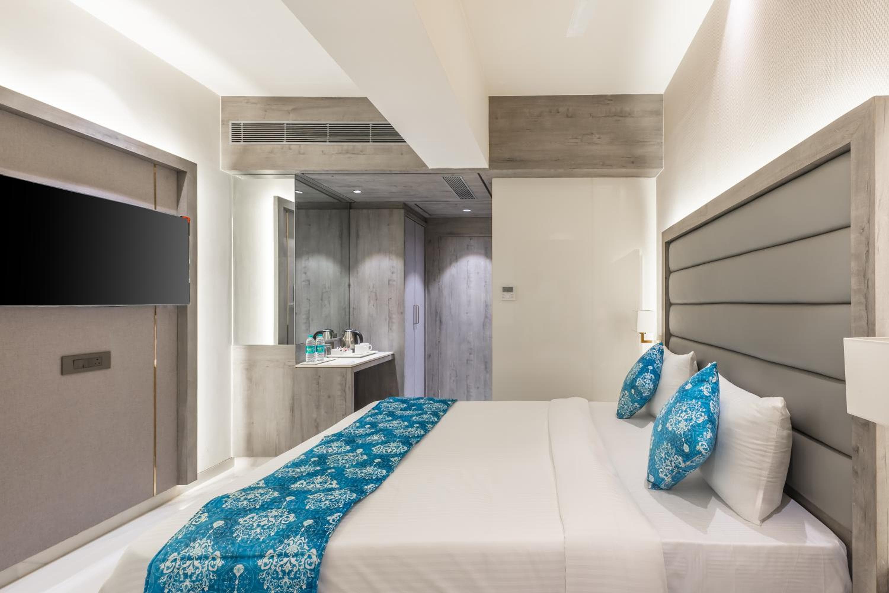 Hotel Supreme Comforts- Mumbai International Airport T2