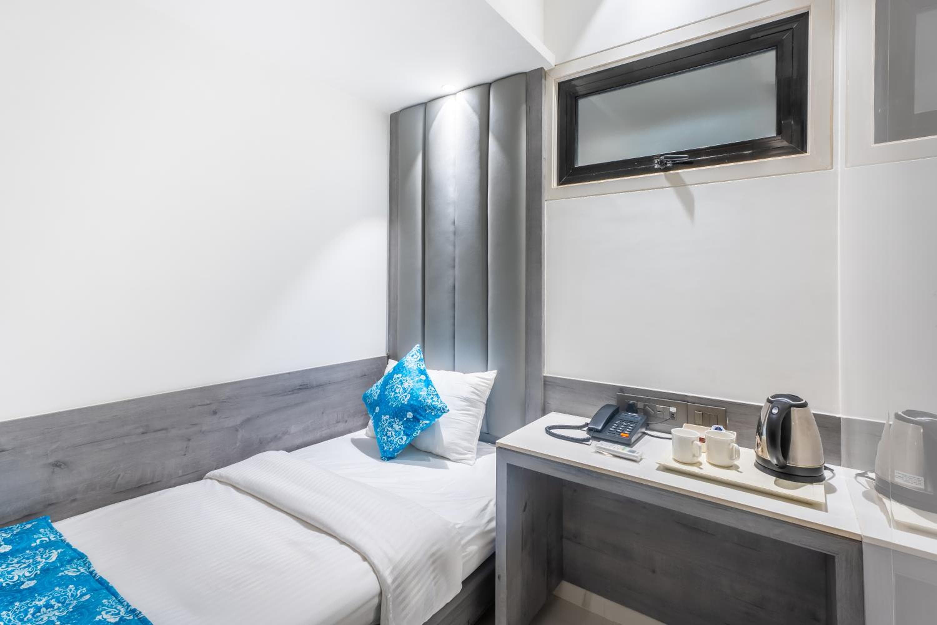 Hotel Supreme Comforts- Mumbai International Airport T2