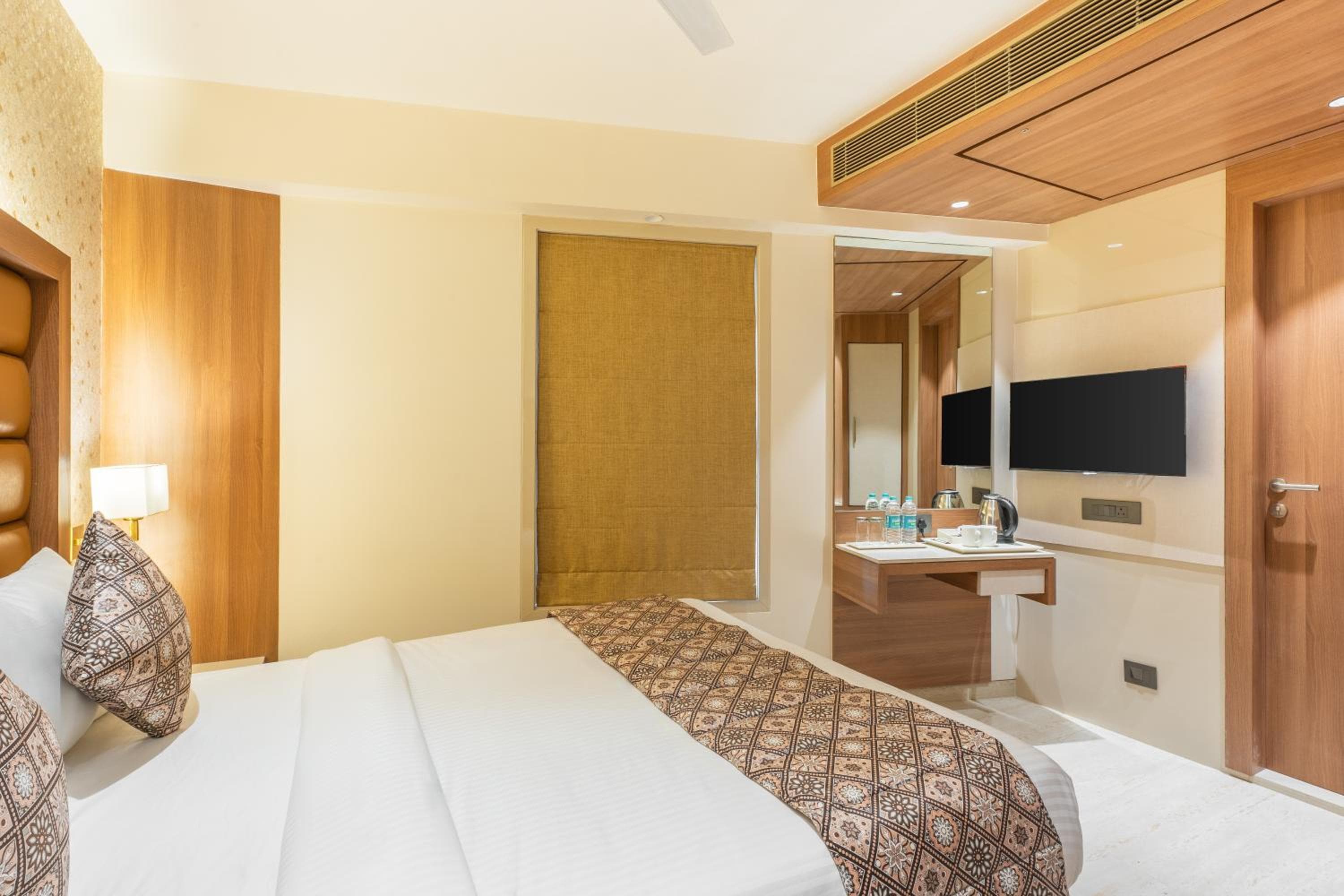 Hotel Supreme Comforts- Mumbai International Airport T2