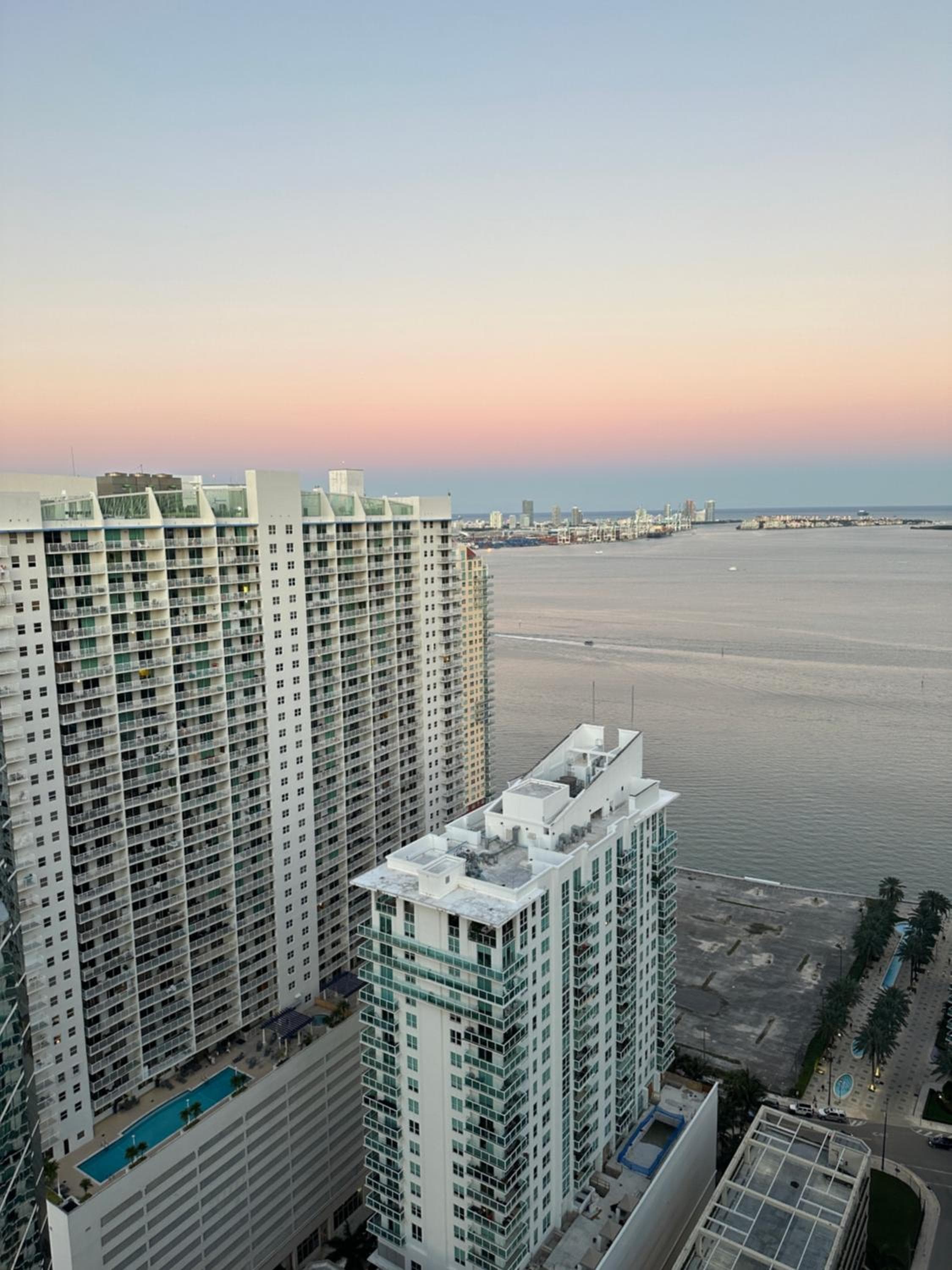 Brickell Arch Residences Free Parking by Palermo Home Miami