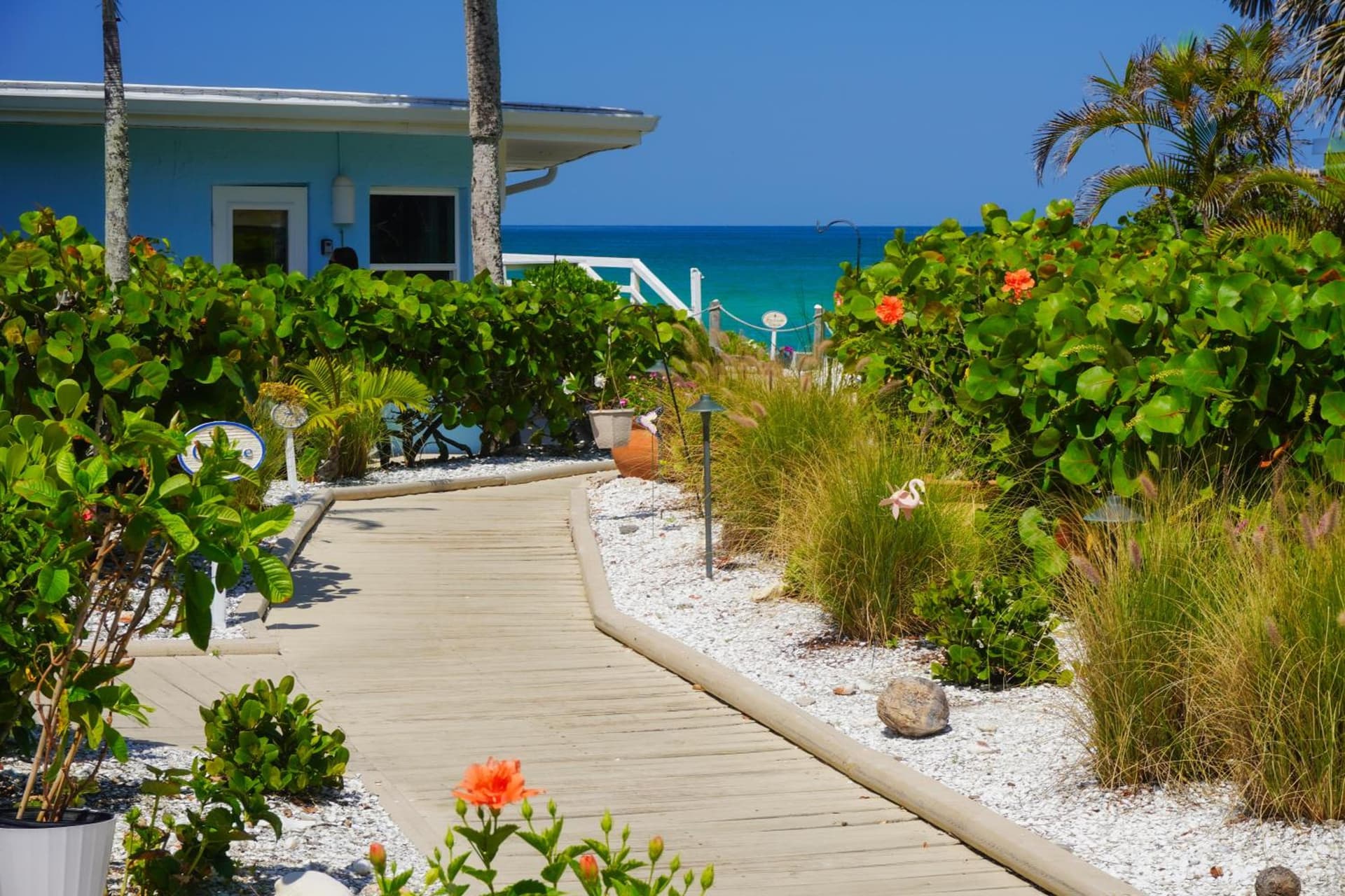 The Pearl Beach Inn