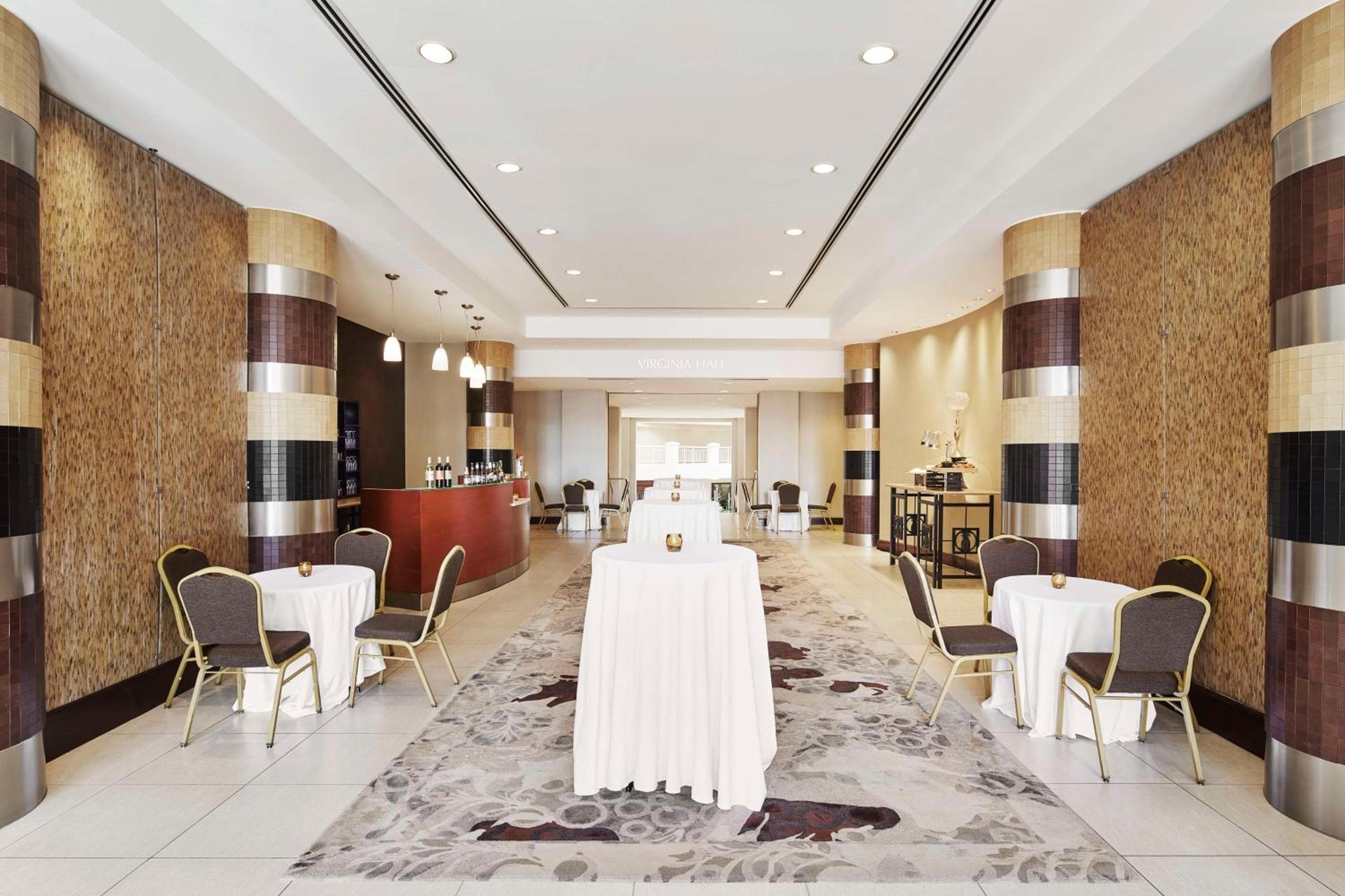 Embassy Suites by Hilton Alexandria Old Town