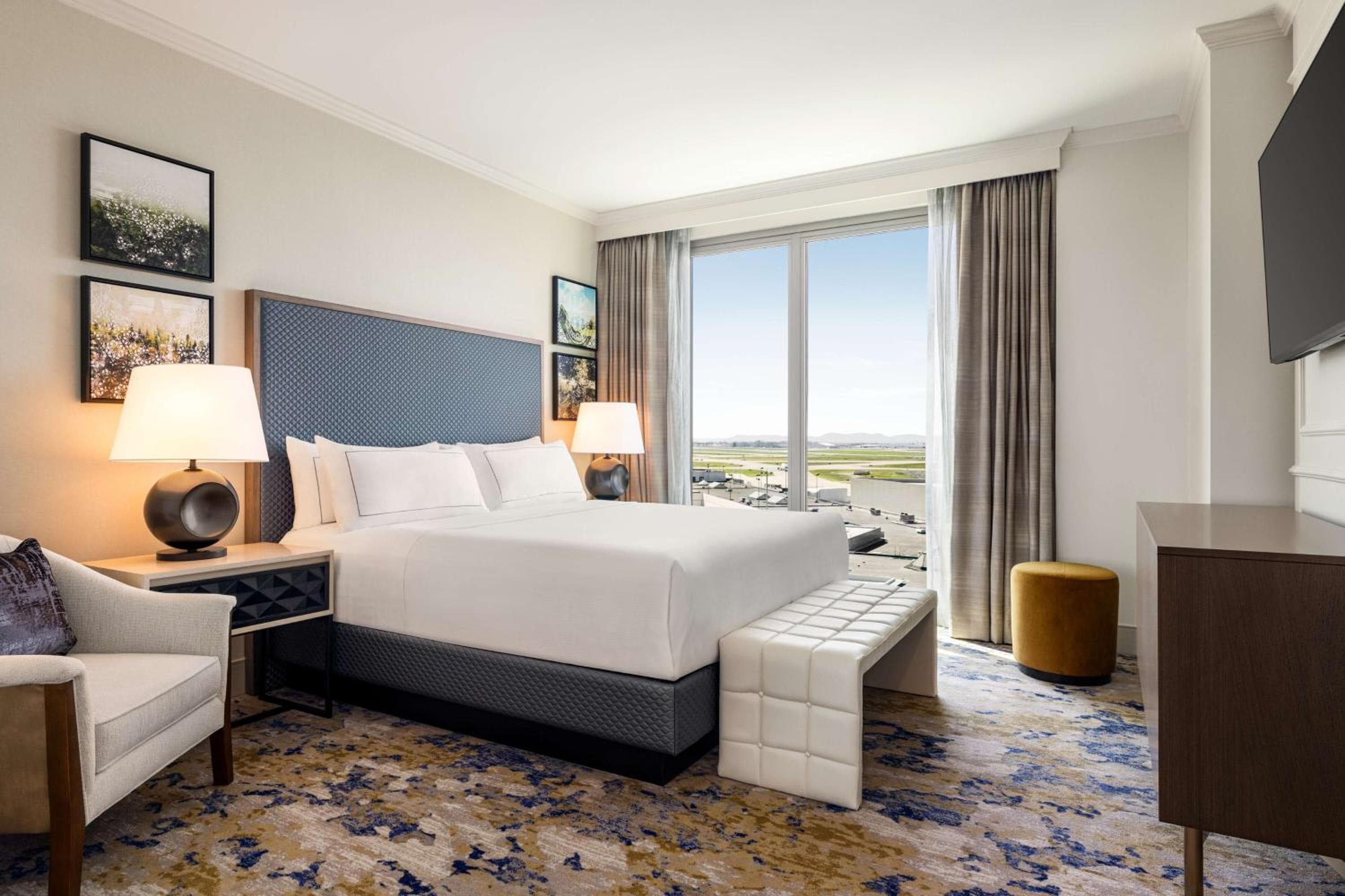 Hilton BNA Nashville Airport Terminal