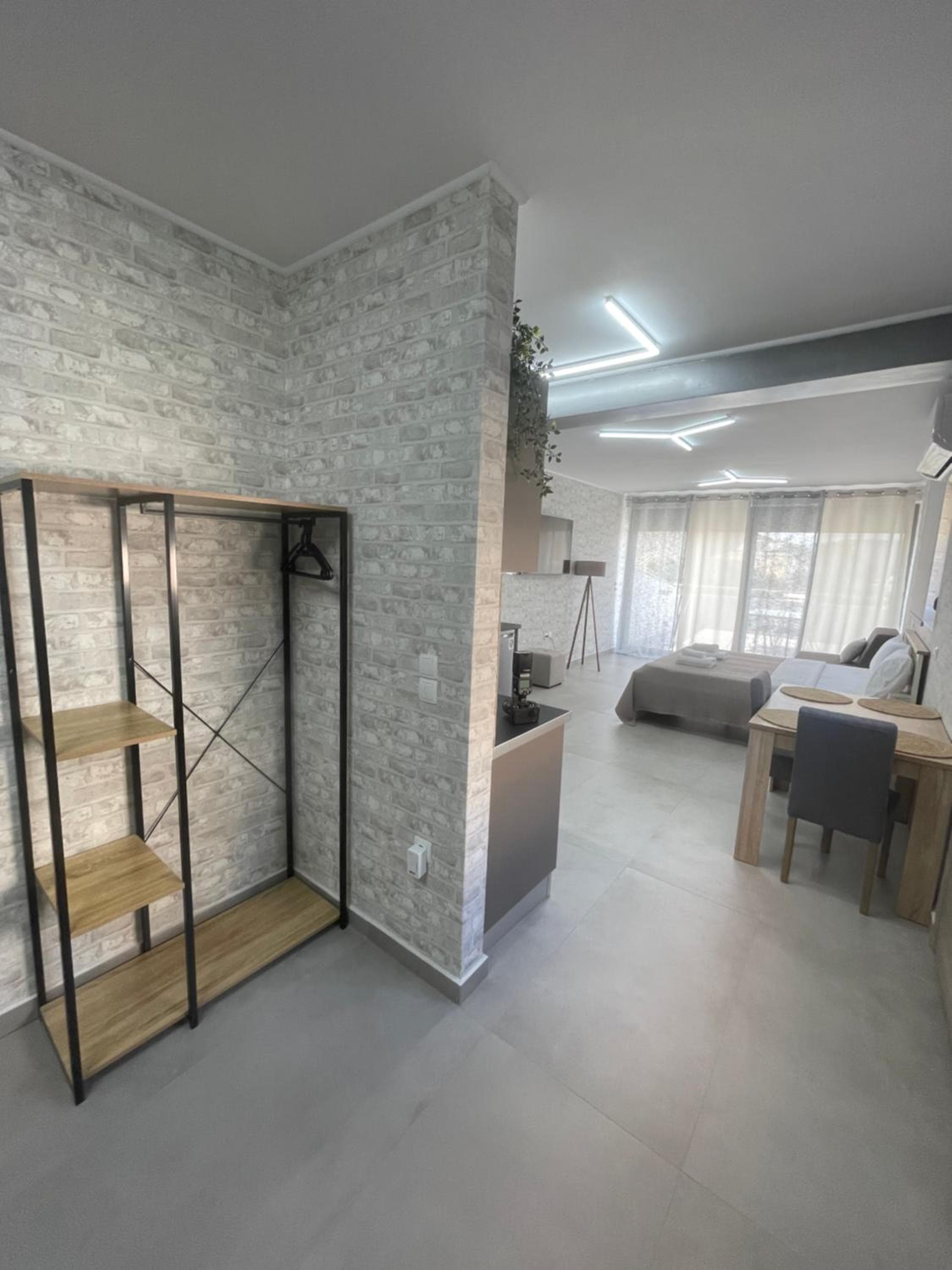 AVR Airport Deluxe Suites 6 AIRPORT FREE SHUTLE