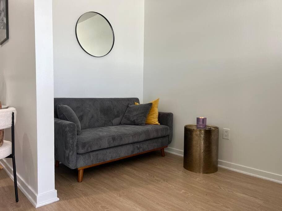 Fortuna-Seaside Retreat in Santa Monica, steps to the beach, free parking