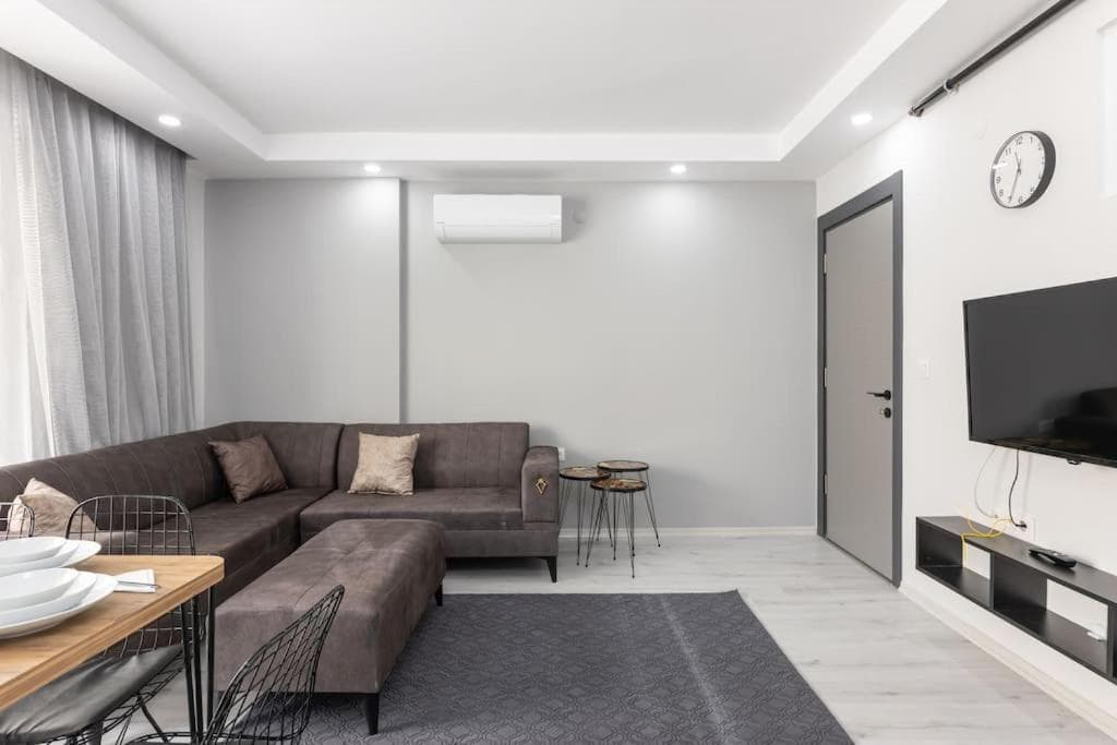 3-Şehir Merkezinde Büyük Daire 3 Yatak Odası