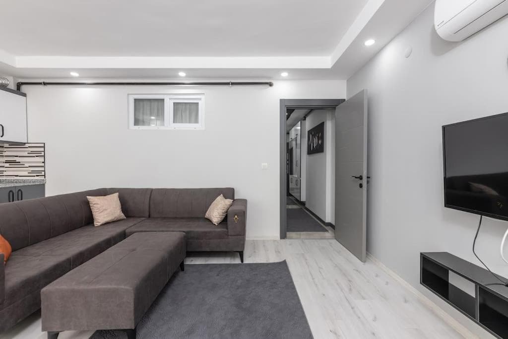 6-Şehir Merkezinde Büyük Modern Daire