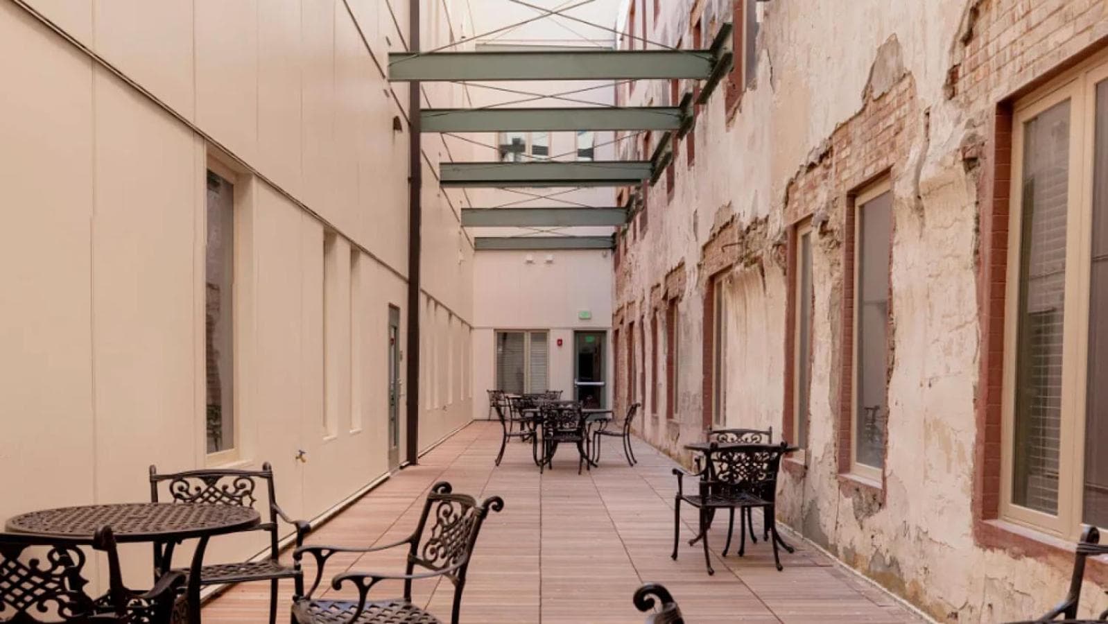 Landing at 99 Front - 1 Bedroom in Downtown Memphis