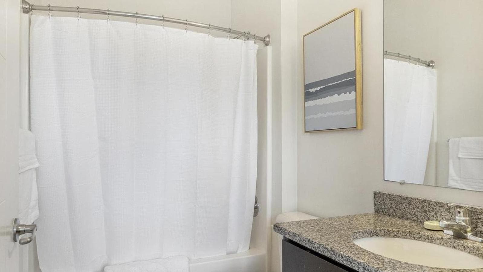 Landing at AP The Spectrum Apartments - 1 Bedroom in Chamberlayne Industrial Center