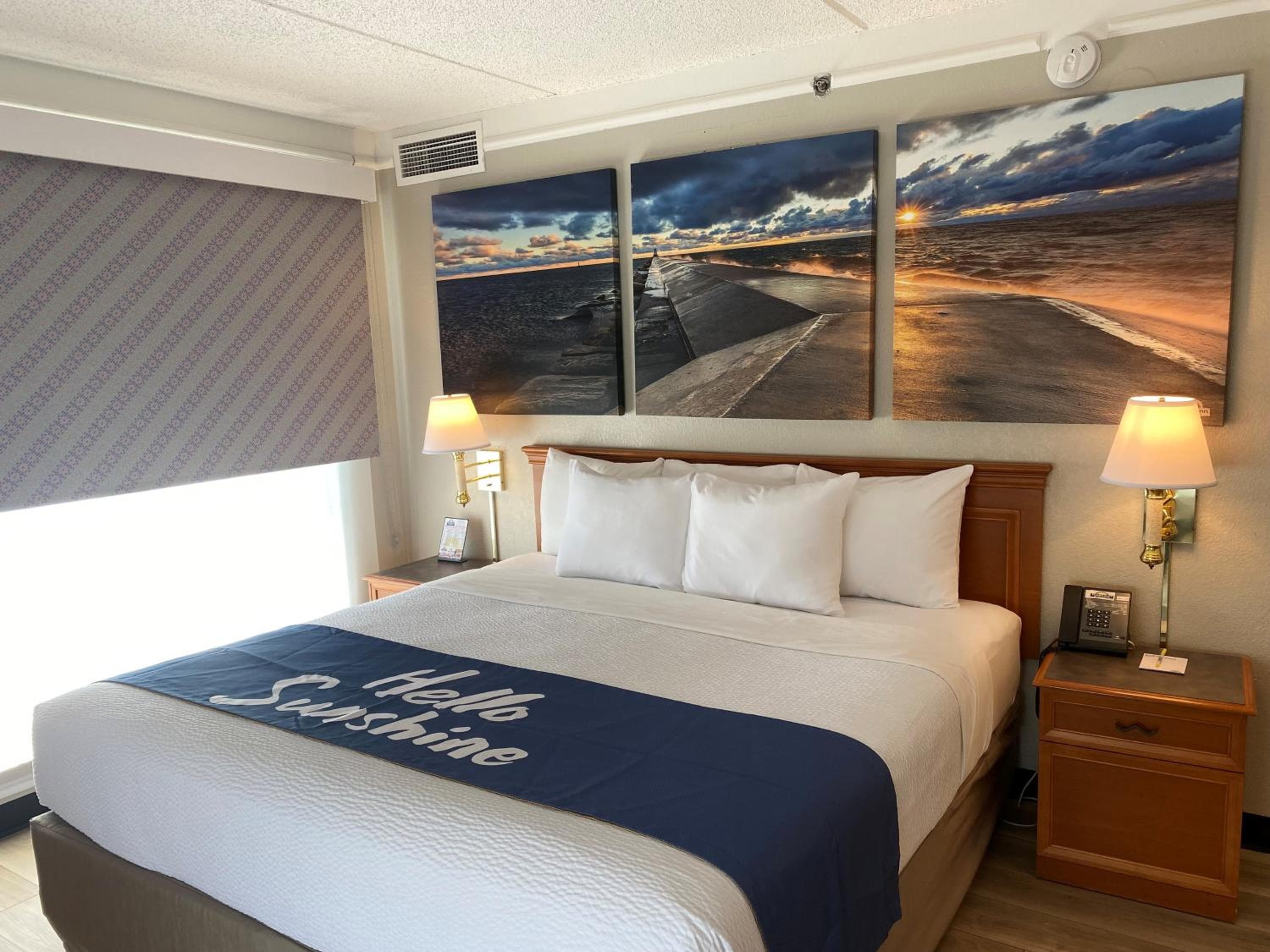 Days Inn & Suites by Wyndham Arlington Heights