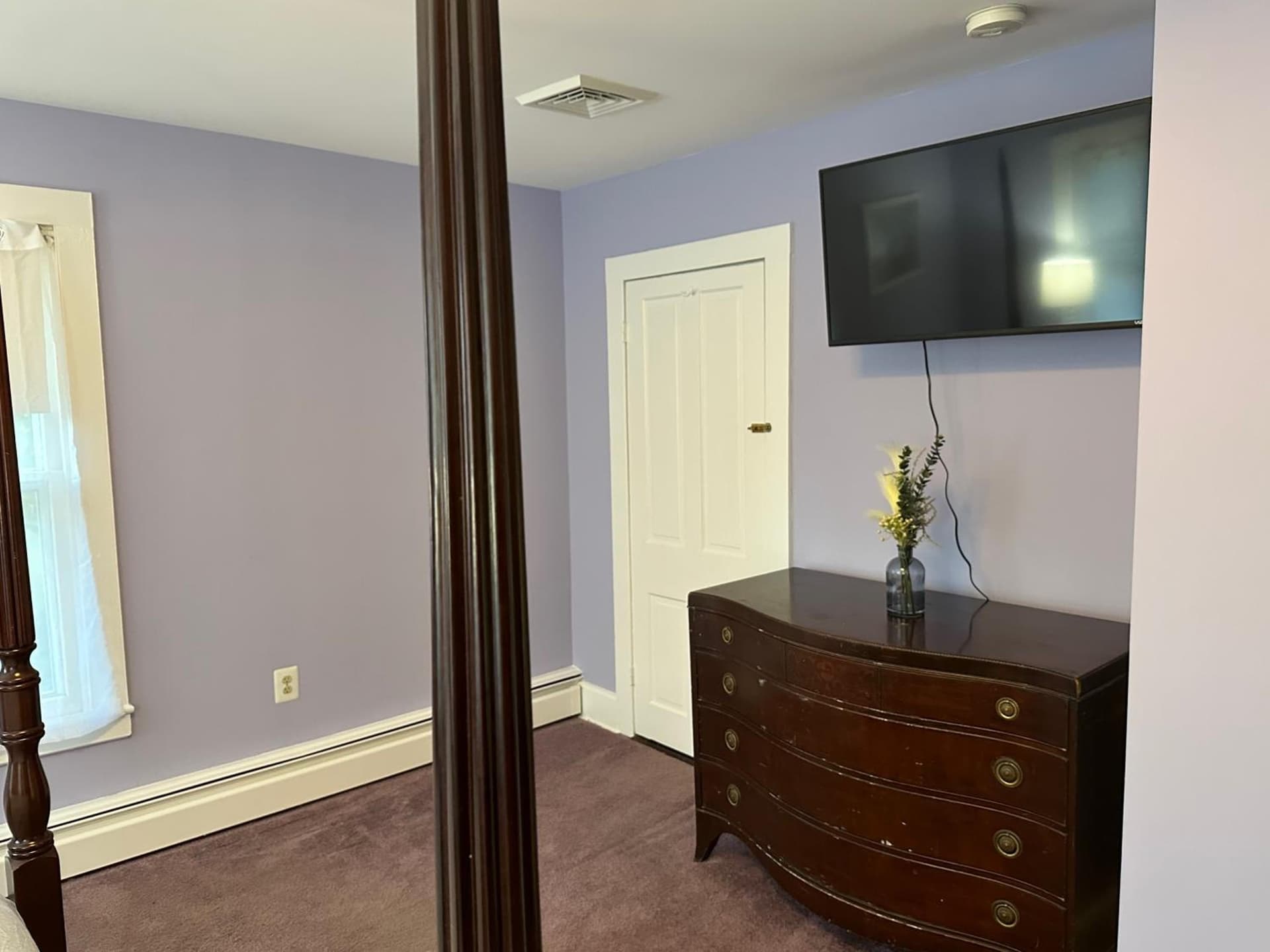 Inn on Fox Meadow - Spacious Victorian Inn