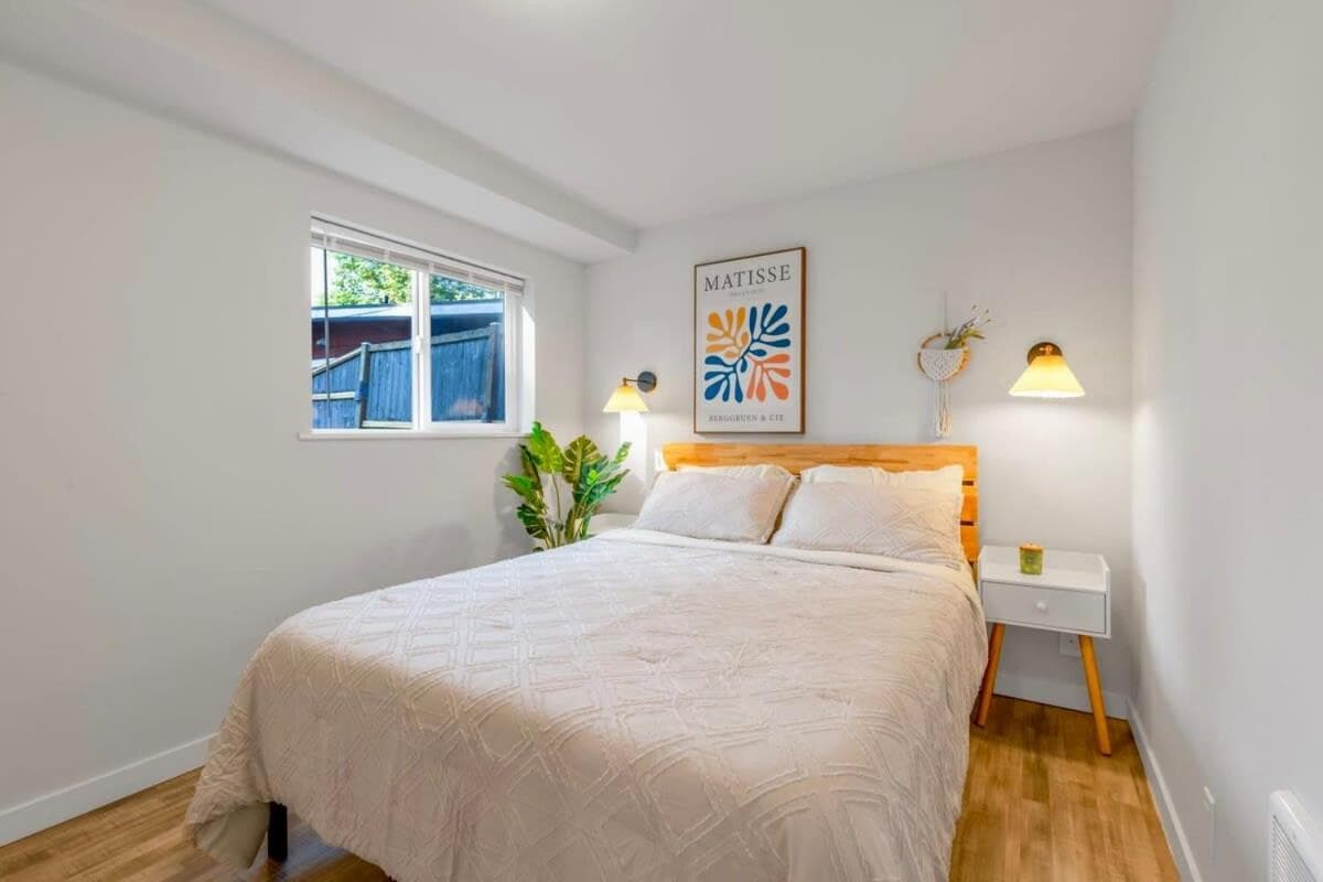 Secret & Cozy Renovated Cottage Near Costco I99