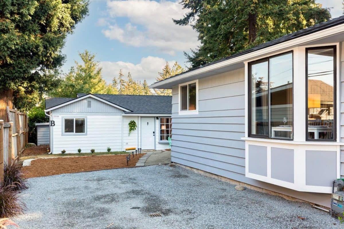 Secret & Cozy Renovated Cottage Near Costco I99