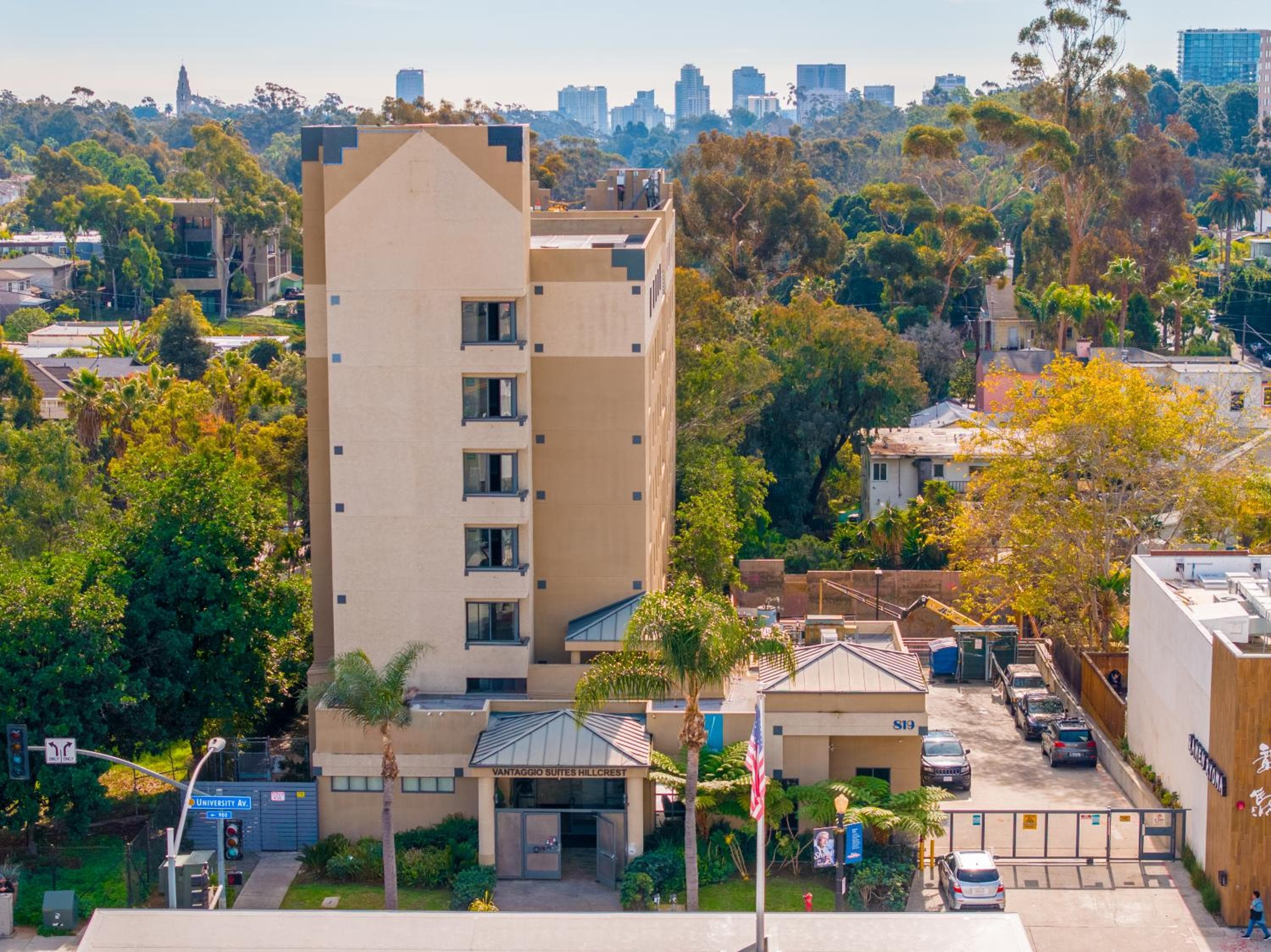 Uptown Inn - Limited Service Apart-Hotel