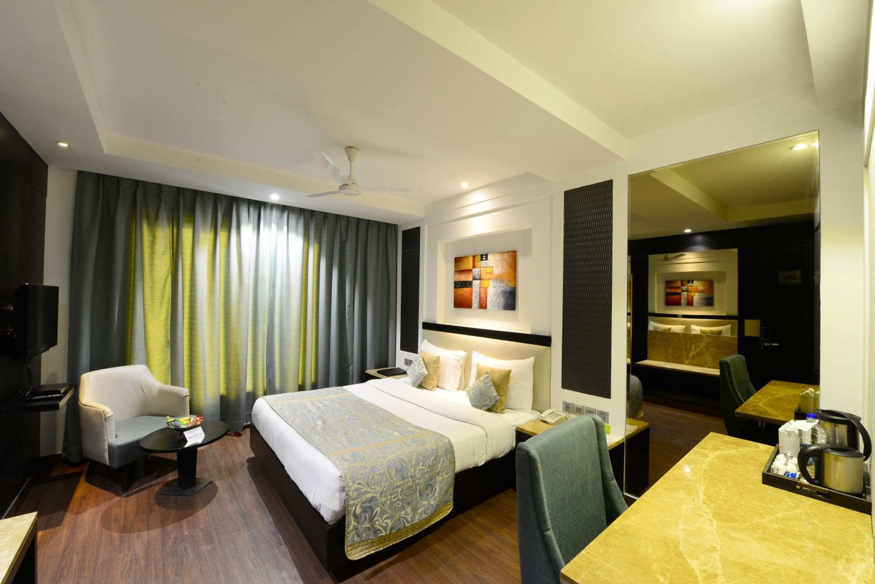 Hotel City Star, Near Connaught Place & New Delhi Railway Station, with Free Airport Pickup