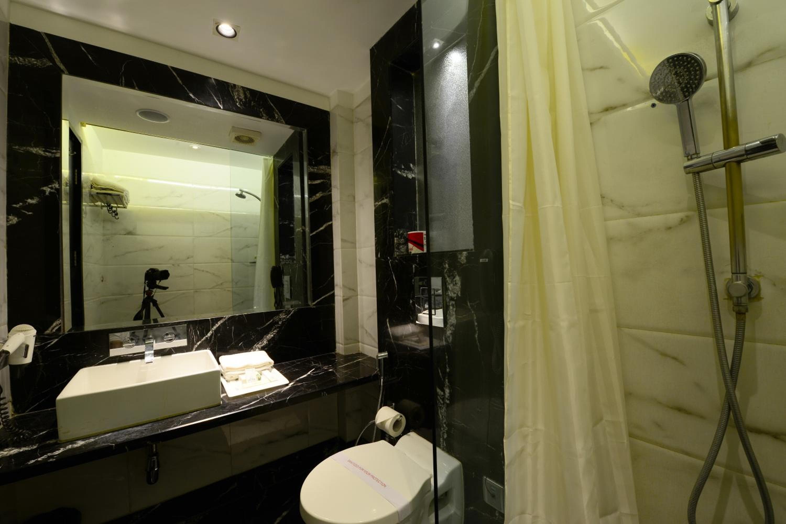 Hotel City Star, Near Connaught Place & New Delhi Railway Station, with Free Airport Pickup