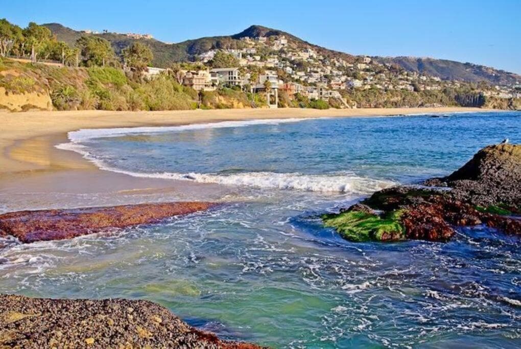 Laguna Condo w/ Pool/Jacuzzi and Attached Garage