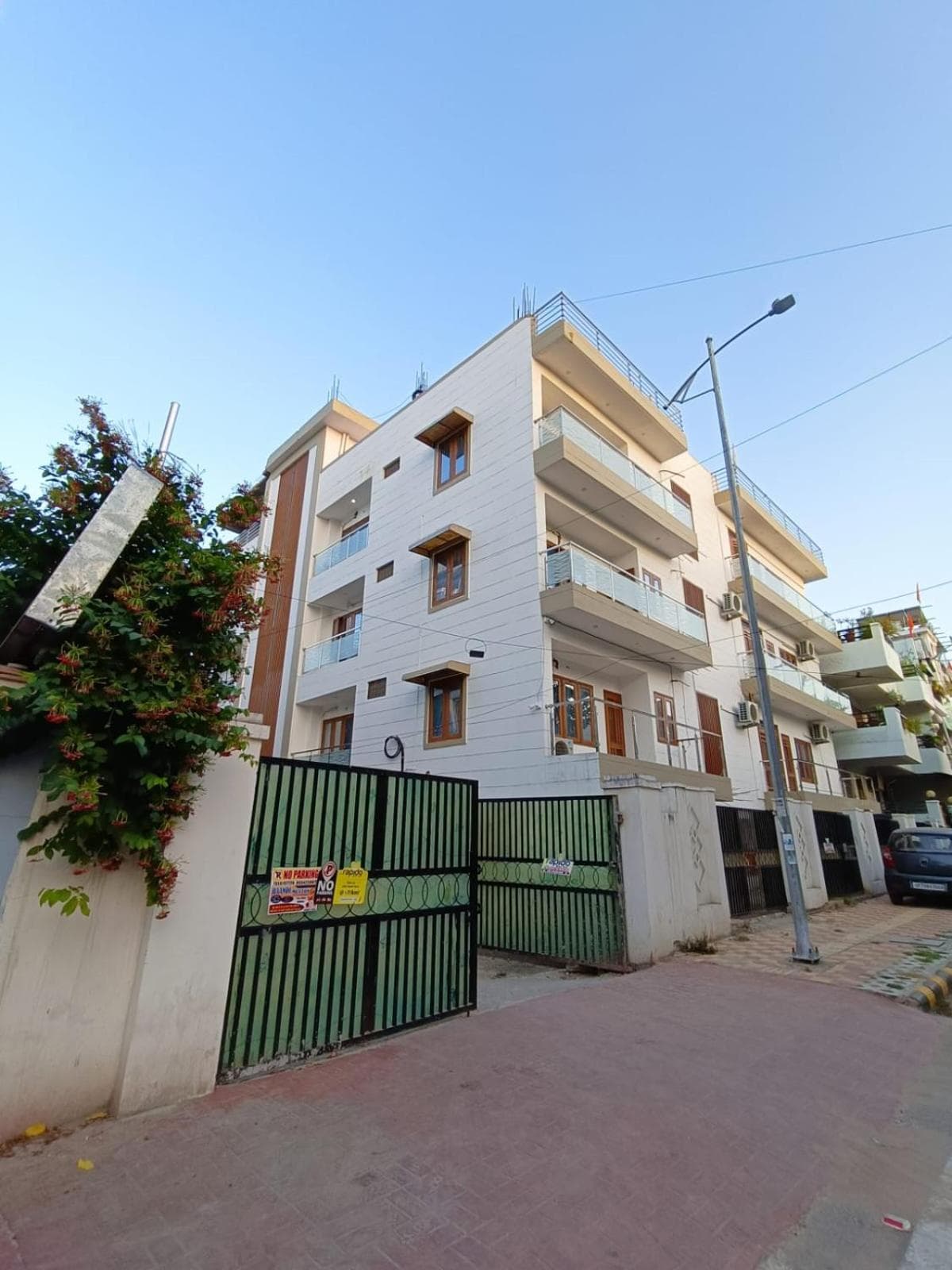 Hotel Aman Residency