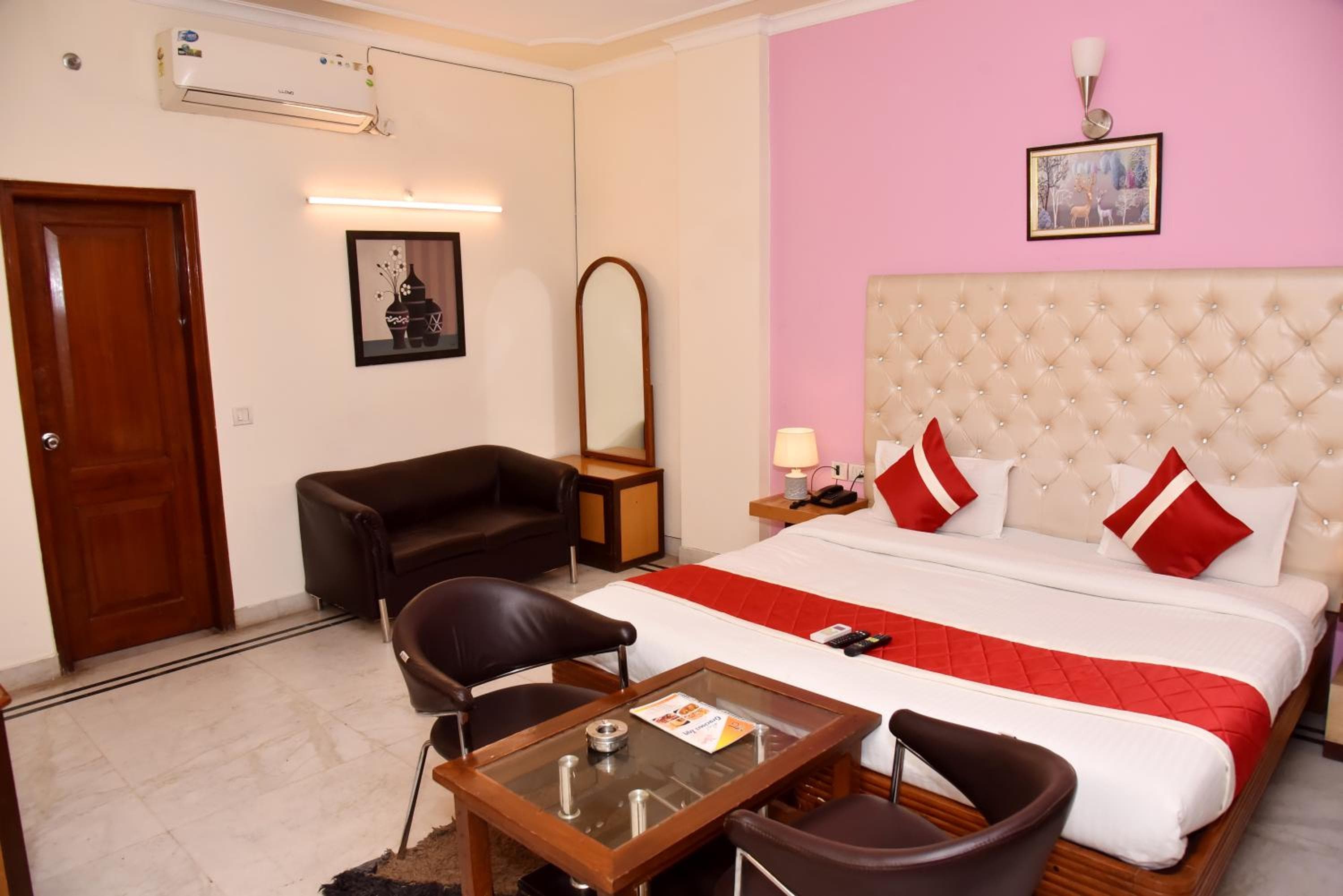 Hotel Gracious - Civil Line