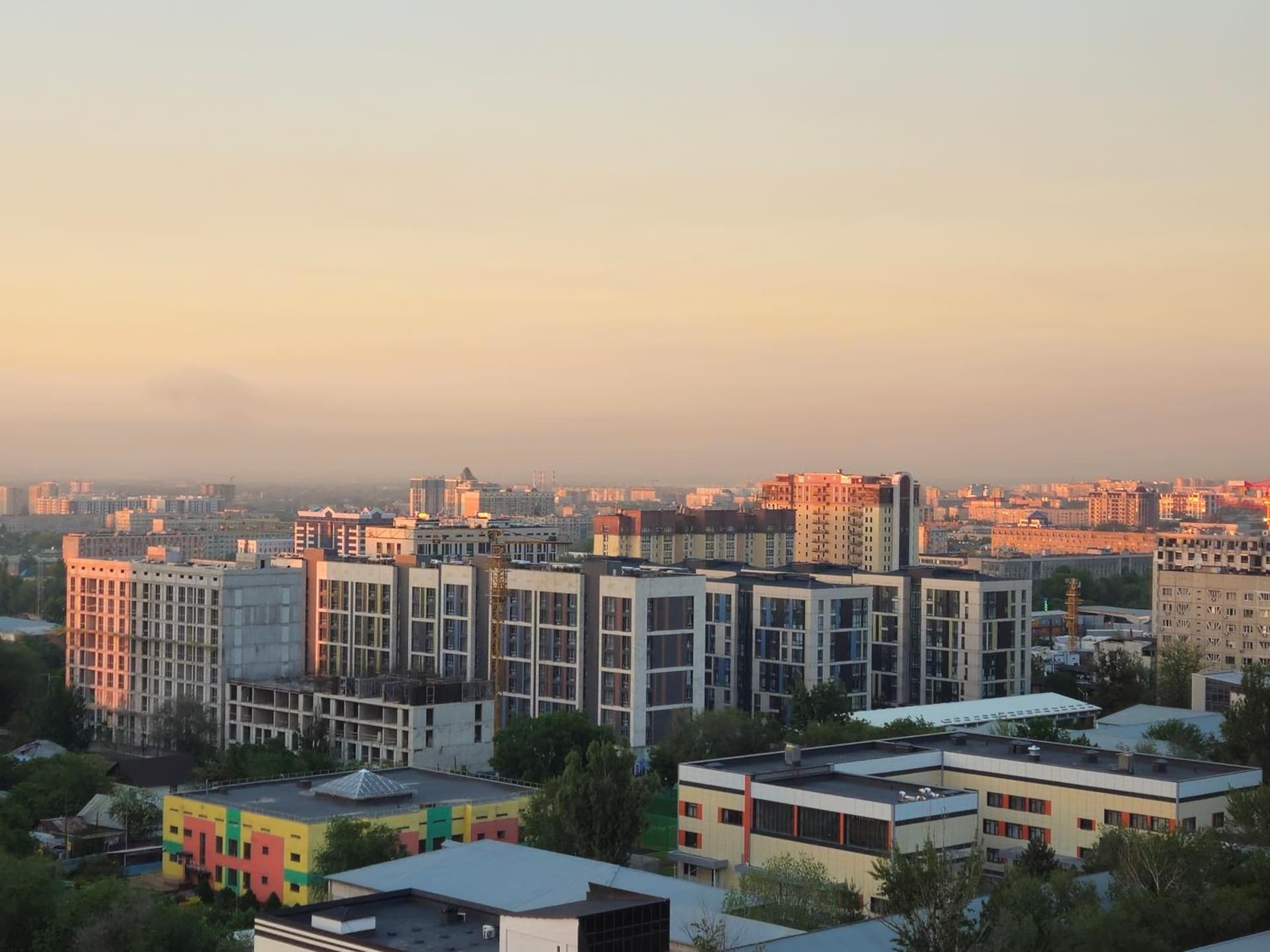 2 room apartment with mountain view, near metro and shopping mall