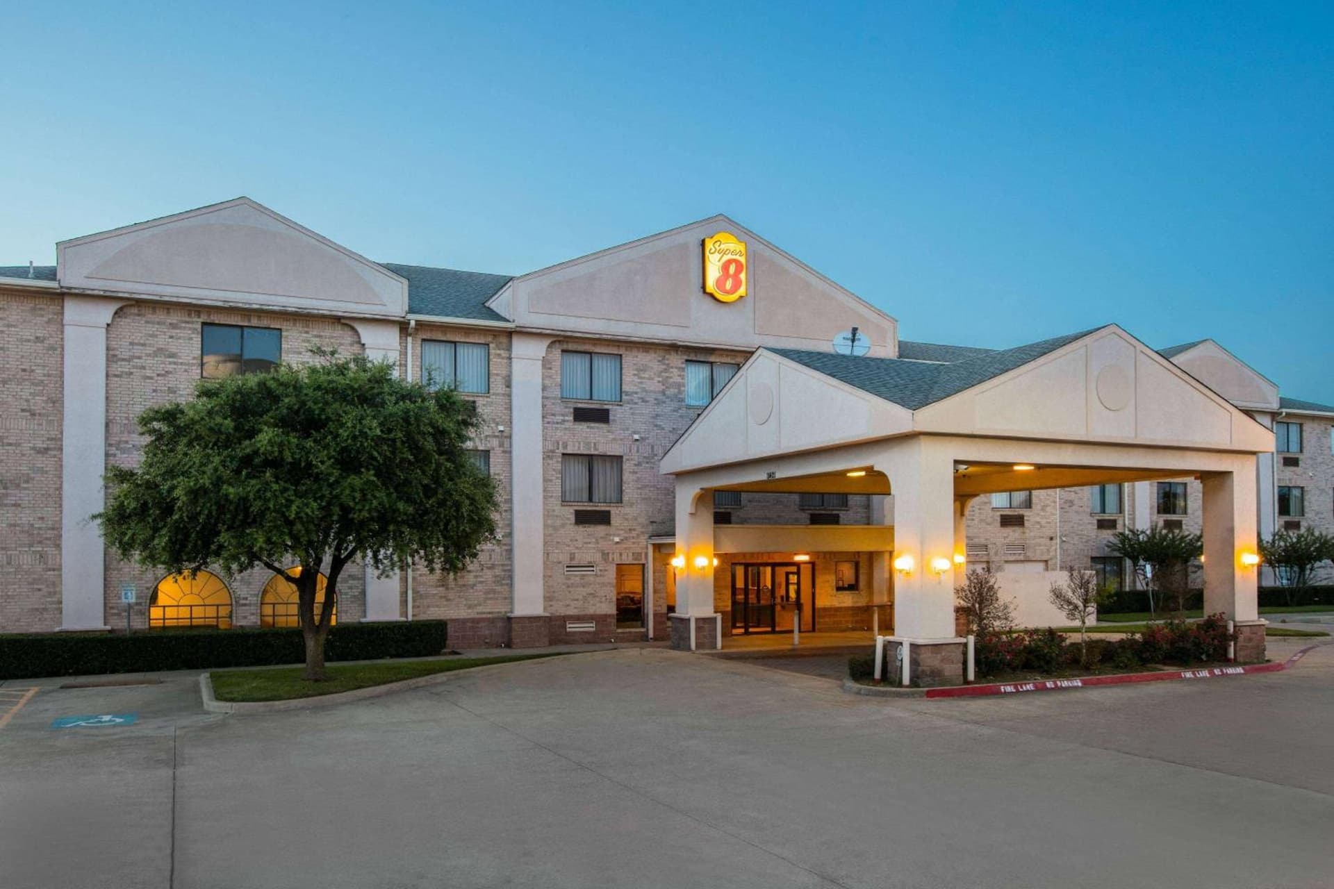 Super 8 by Wyndham Garland North Dallas Area