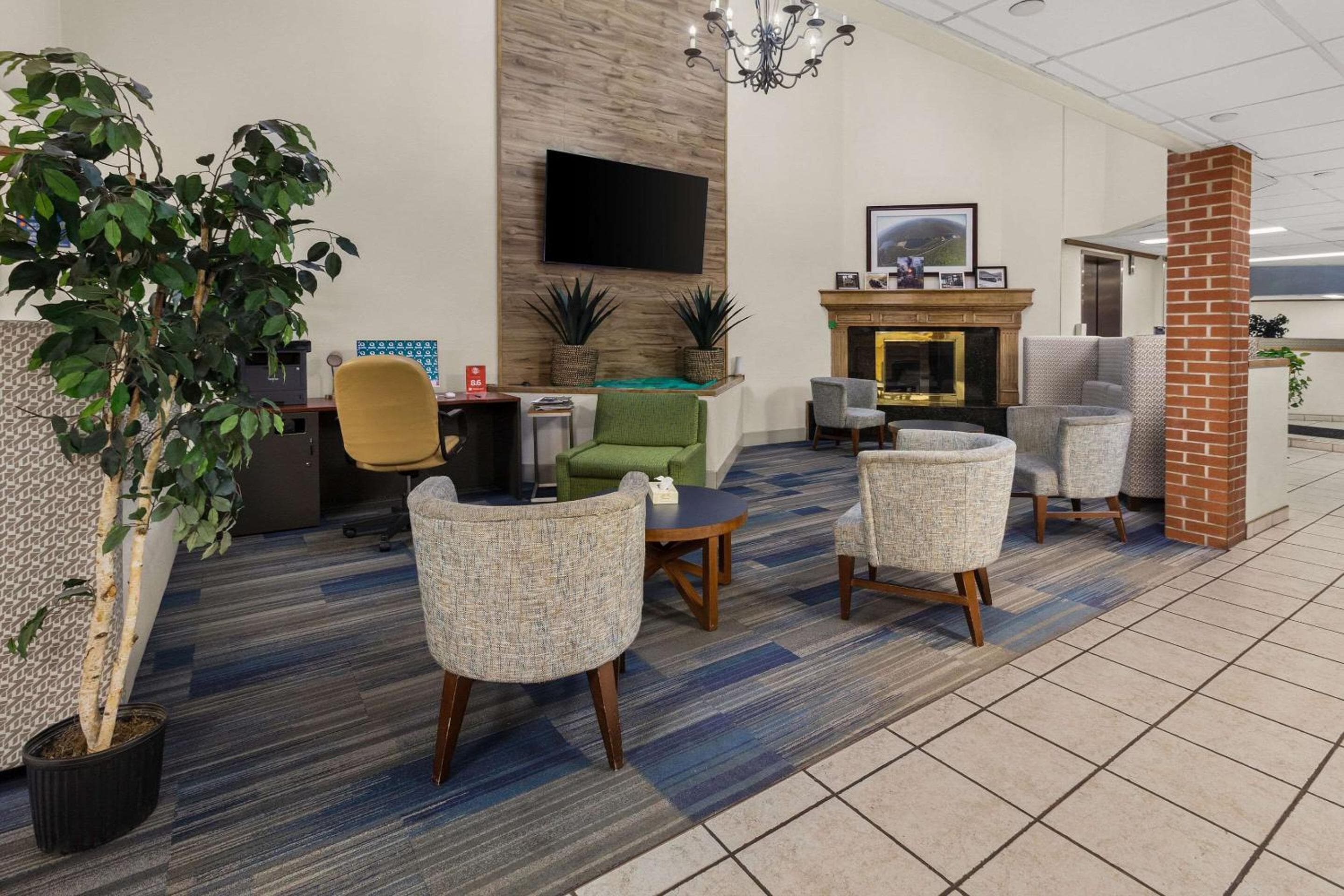 Quality Inn & Suites Altoona