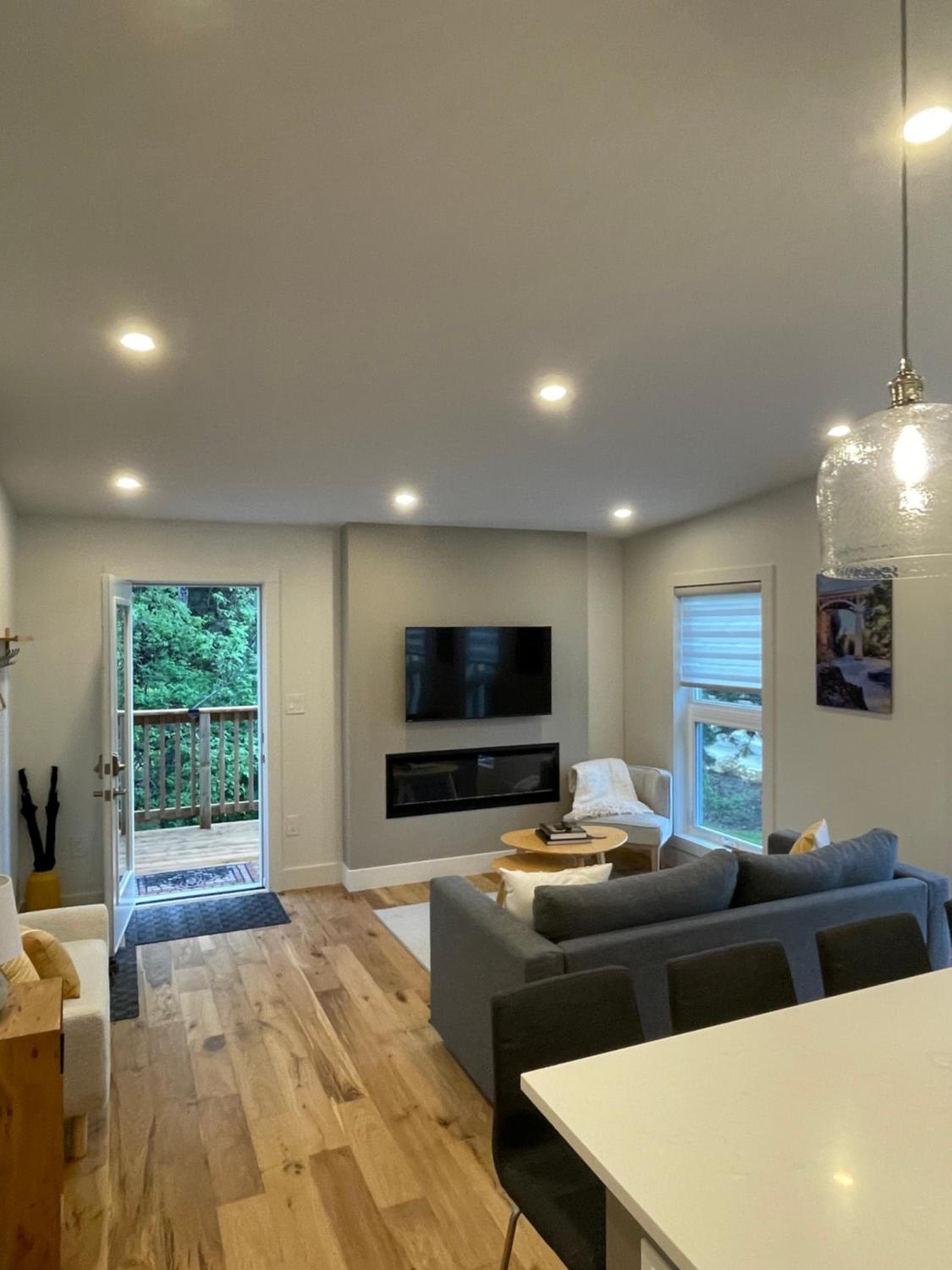Elora’s Irvine River Suite