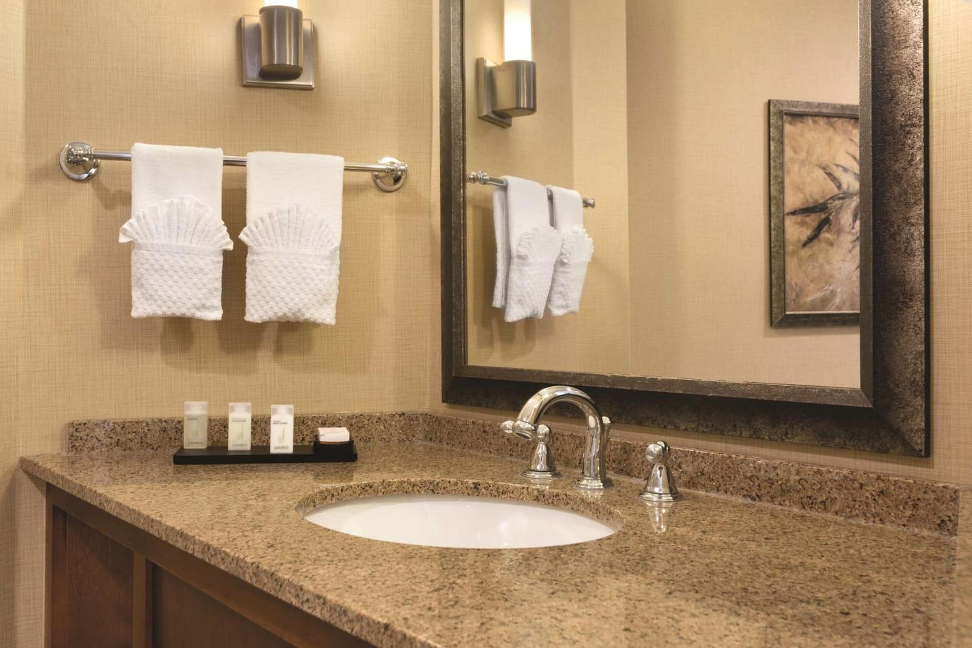 Embassy Suites by Hilton Minneapolis Bloomington Edina