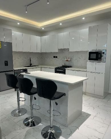 REOs Smart Haven with Pool