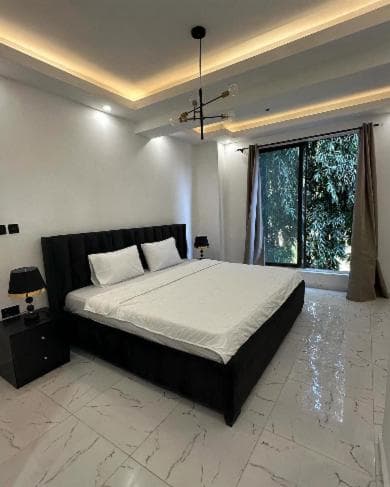 REOs Smart Haven with Pool
