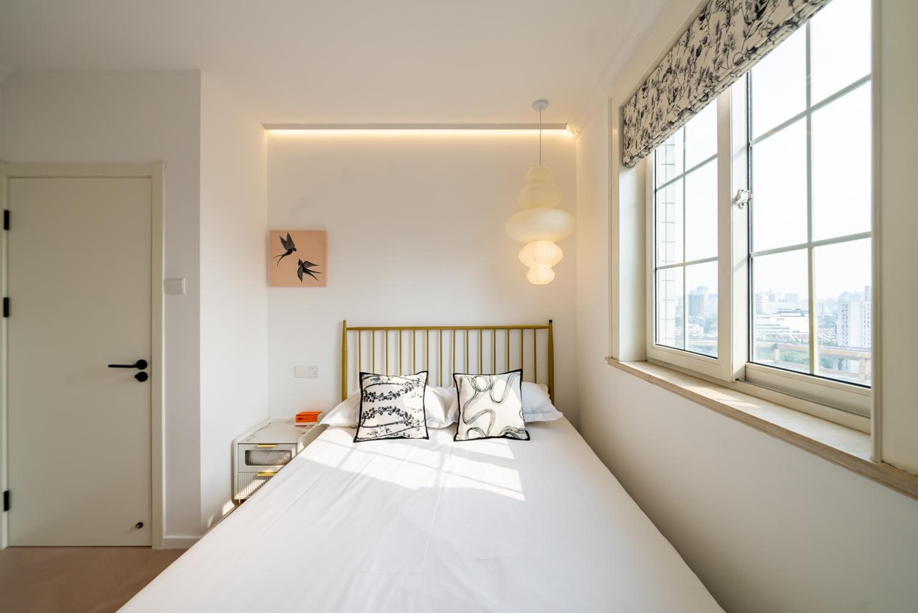 Yi Du Home with City & Tower Views-Walk to People's Sq & Xintiandi, Cards OK