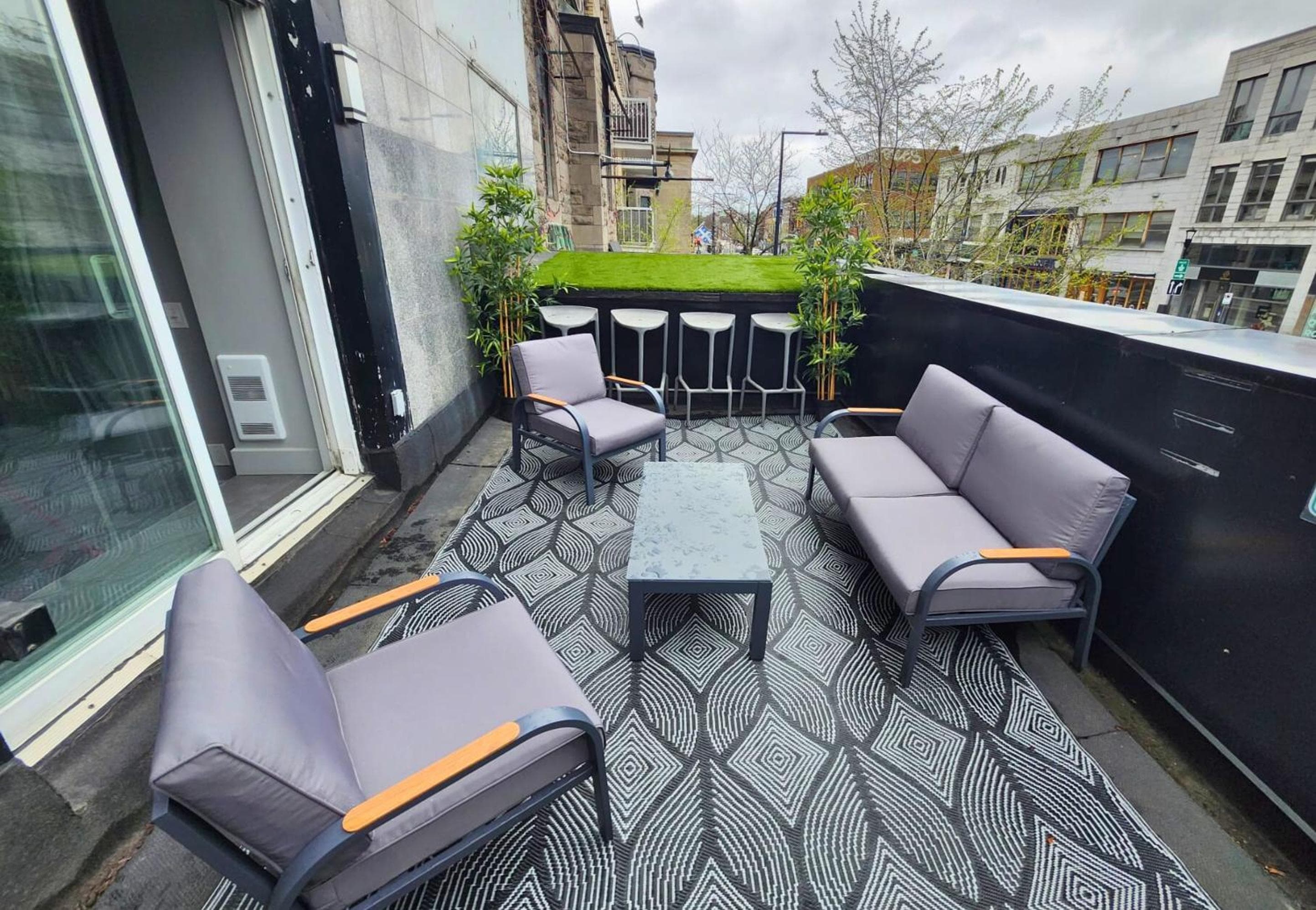LiV MTL Soho Spacious Rooftop Suites for Groups Near Downtown Montreal