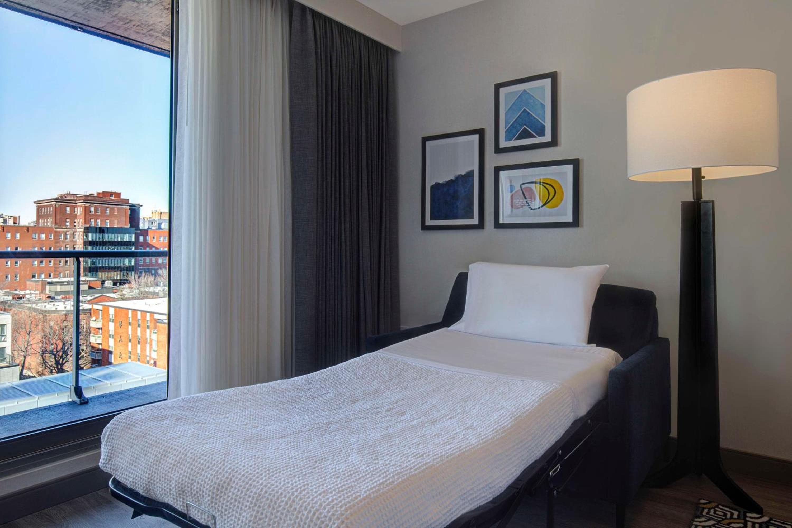 Hampton Inn Montreal Downtown, Qc