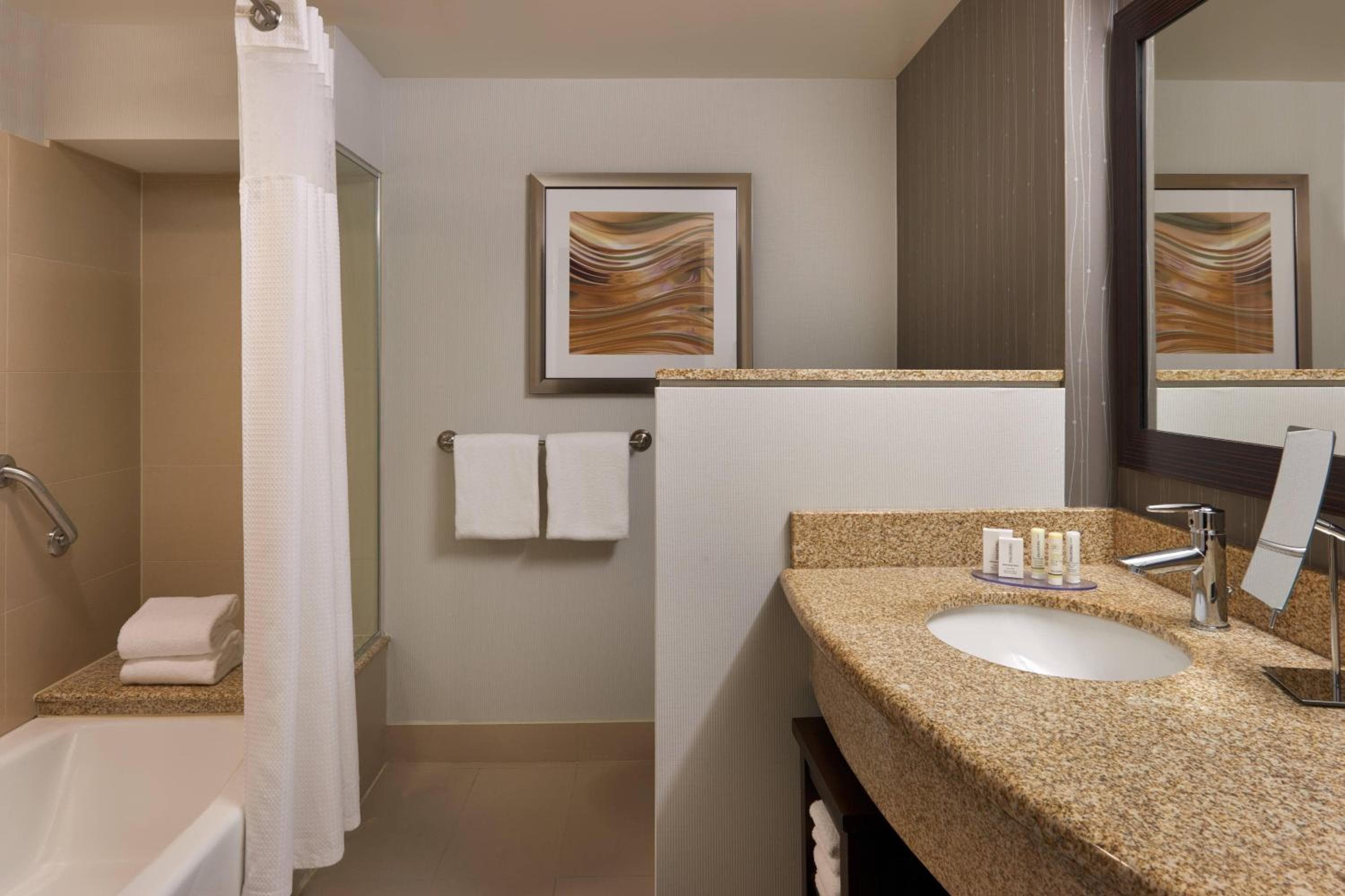 Courtyard by Marriott Kingston Highway 401