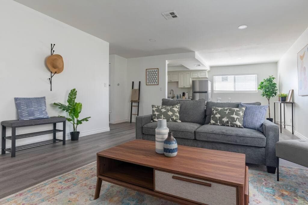 Enjoy Alhambra Night Life at 2BR Apt