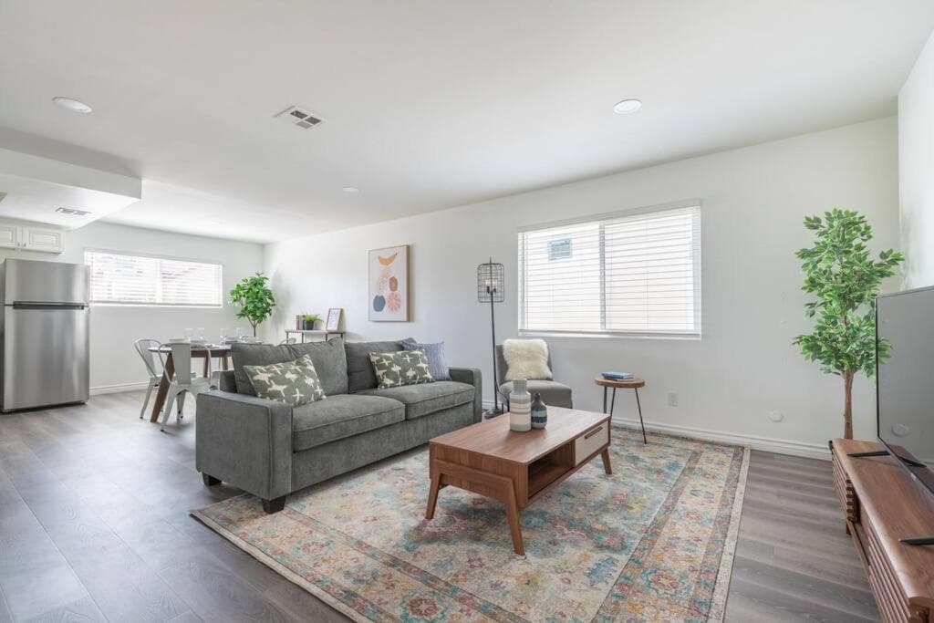Enjoy Alhambra Night Life at 2BR Apt