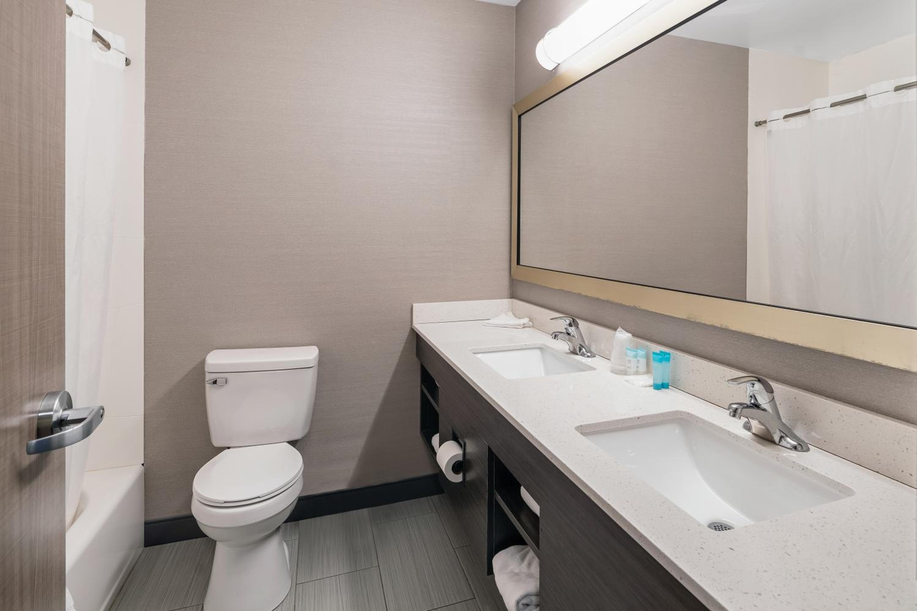 Americas Best Value Inn Foxboro