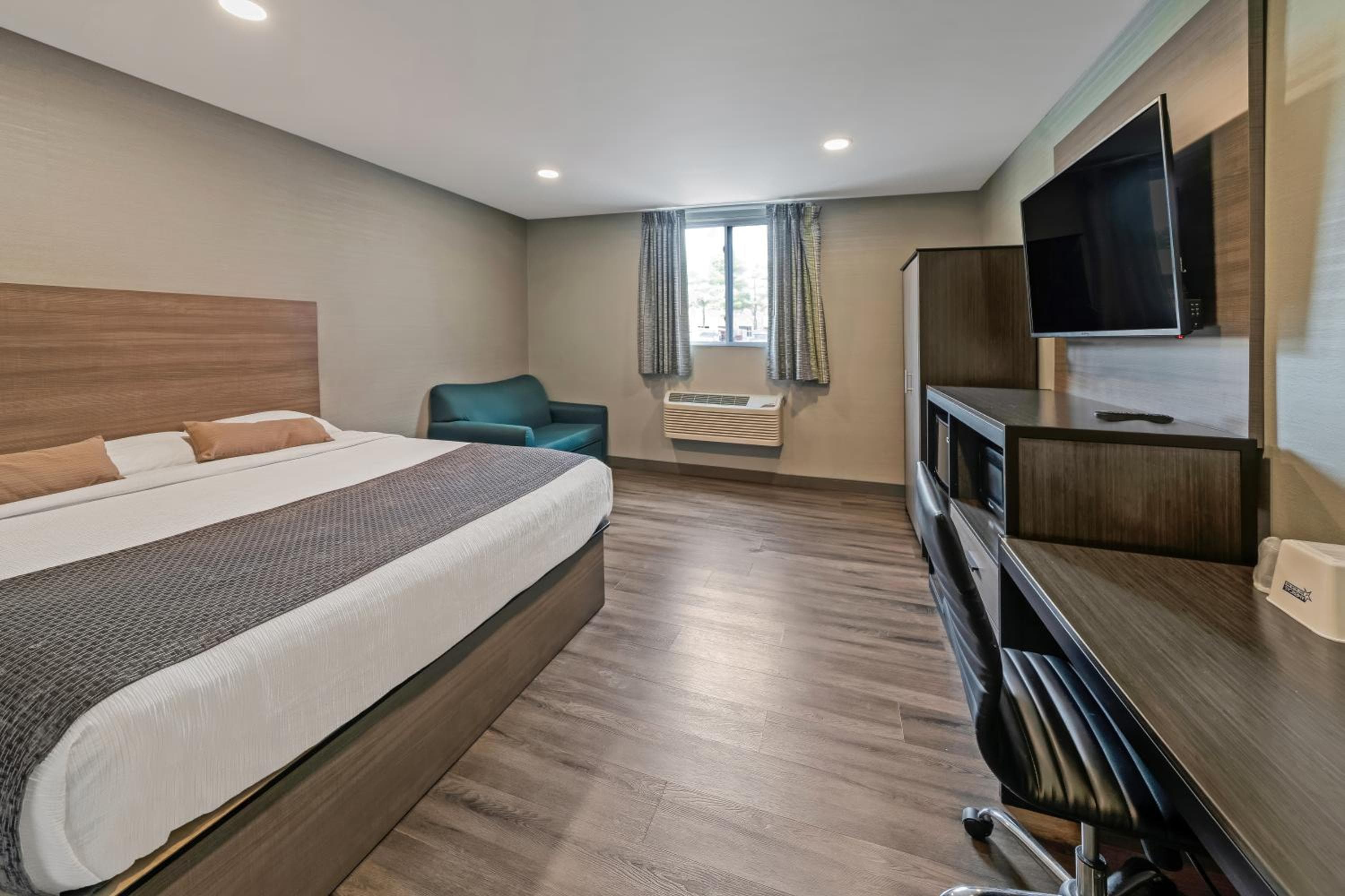 Americas Best Value Inn Foxboro