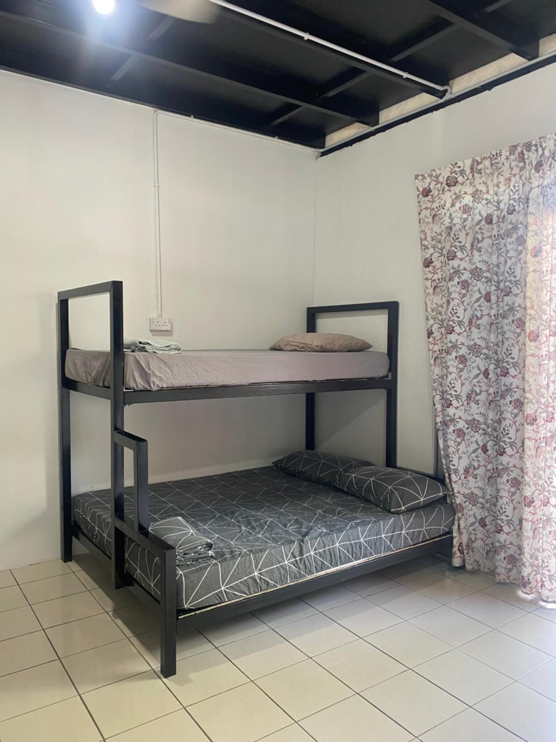 Julian Homestay - Room2