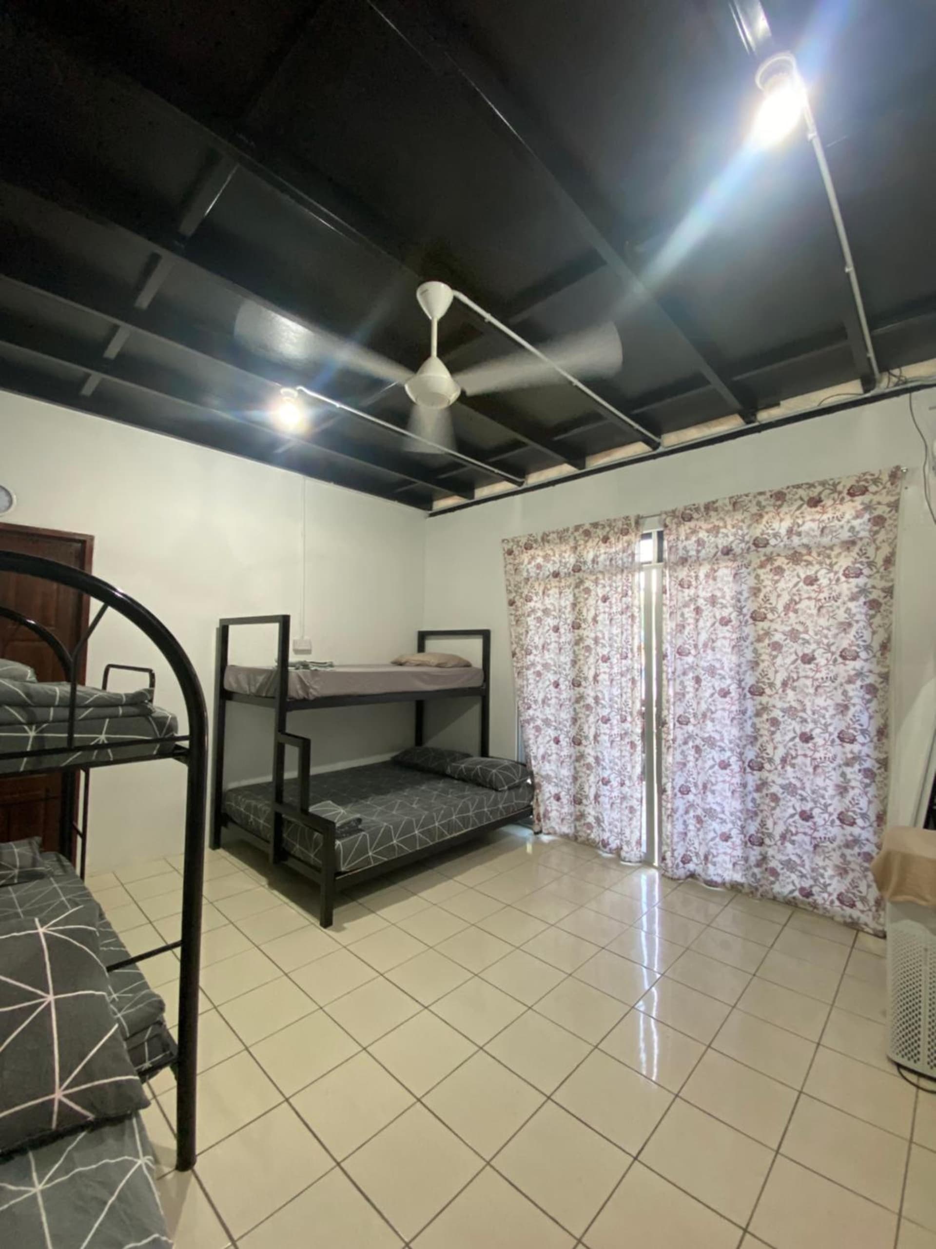 Julian Homestay - Room2