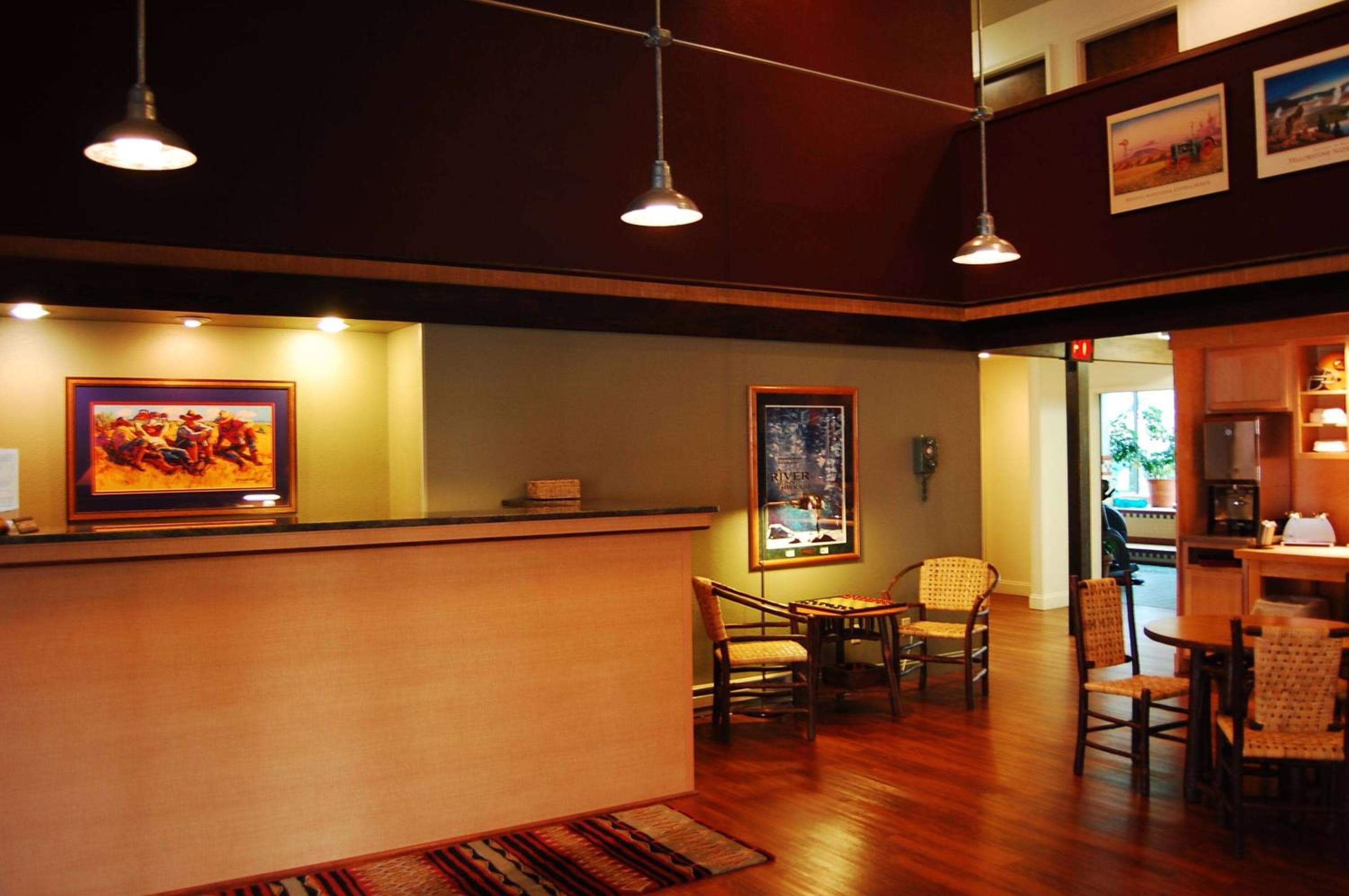 Days Inn and Suites by Wyndham Downtown Missoula-University