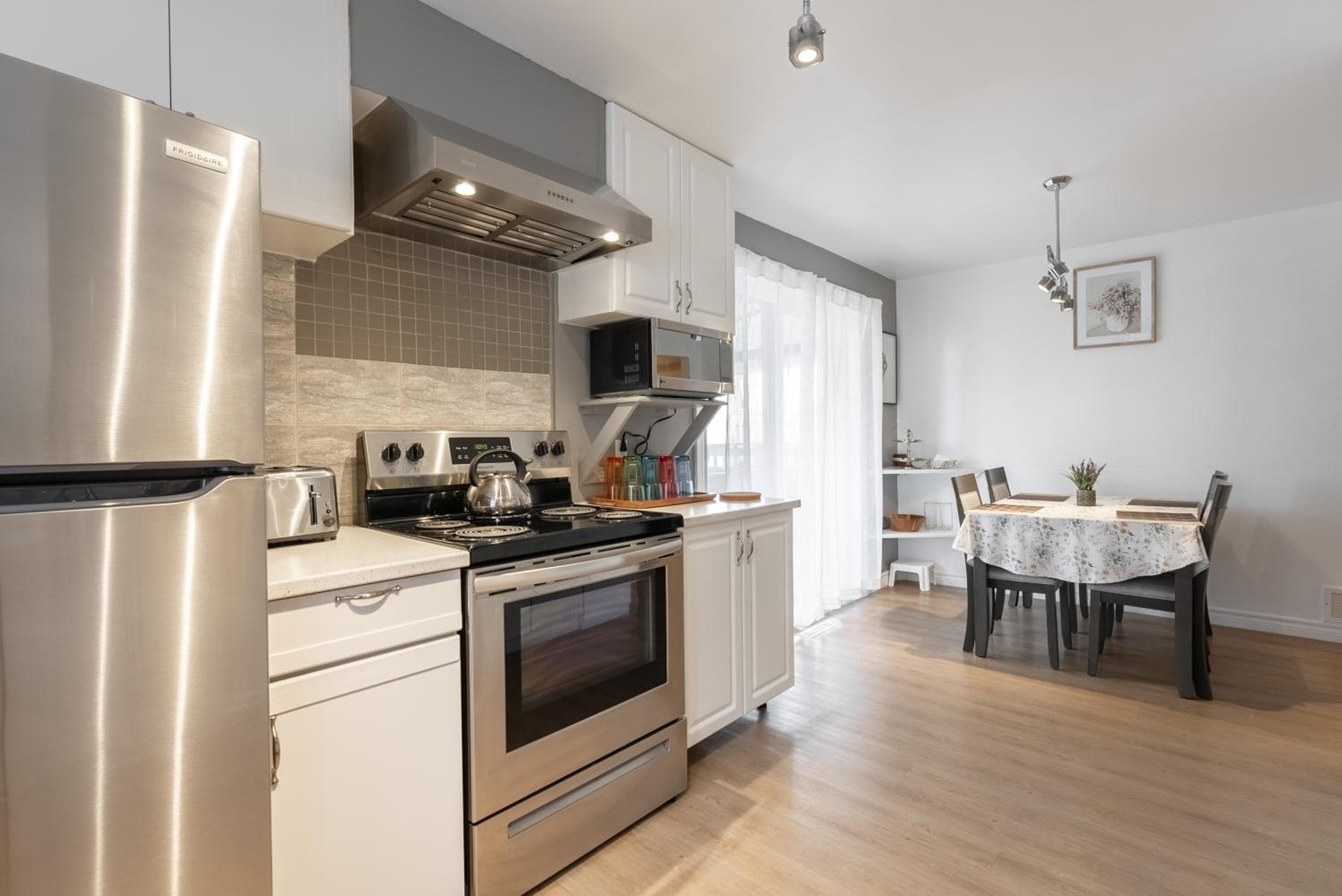 Cozy Family Home Near Montreal