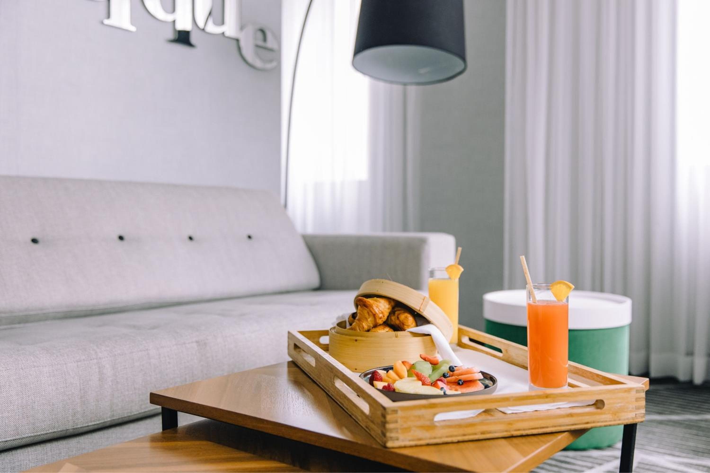 Renaissance Montreal Downtown Hotel