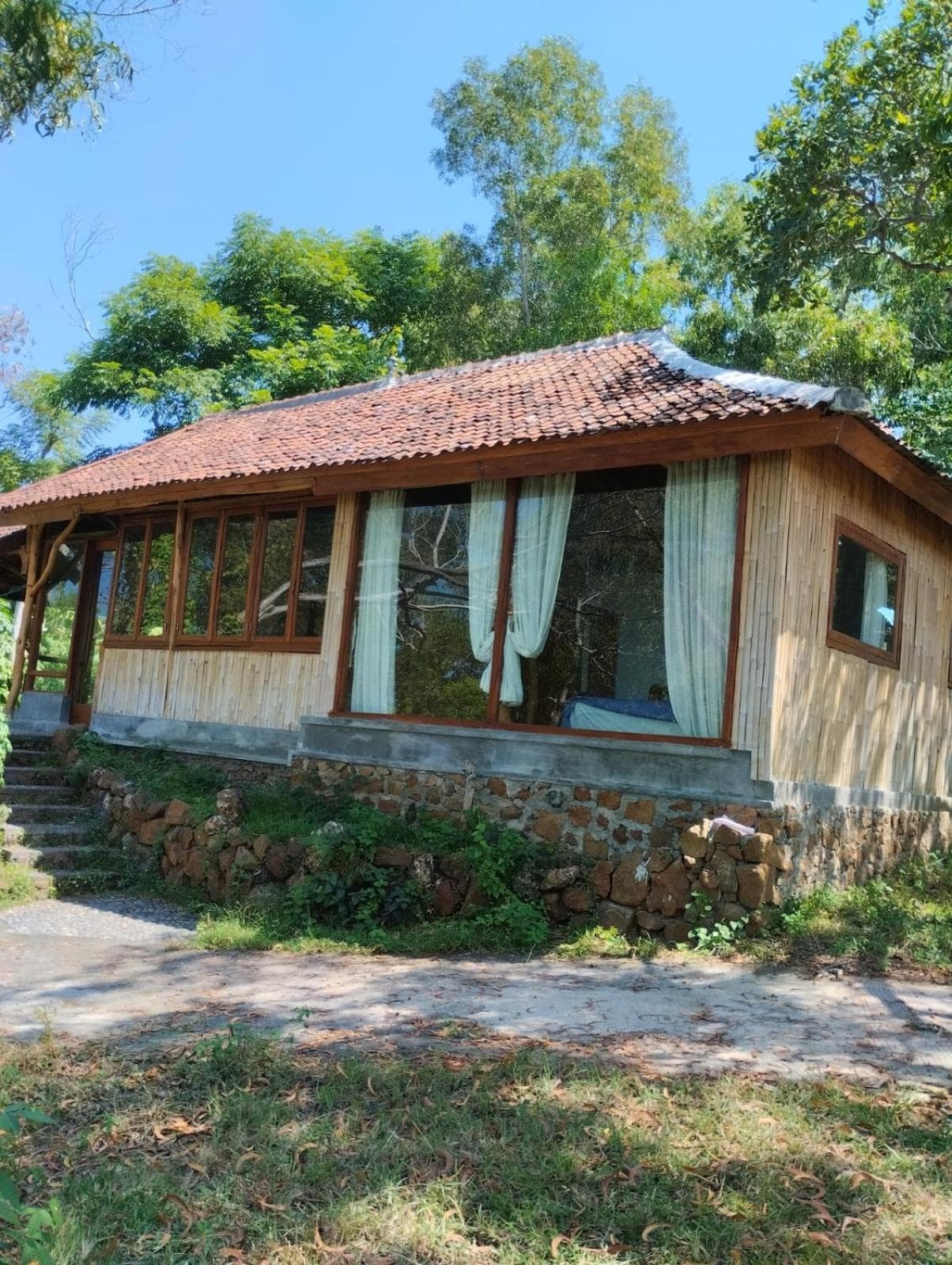 Yoga bale house