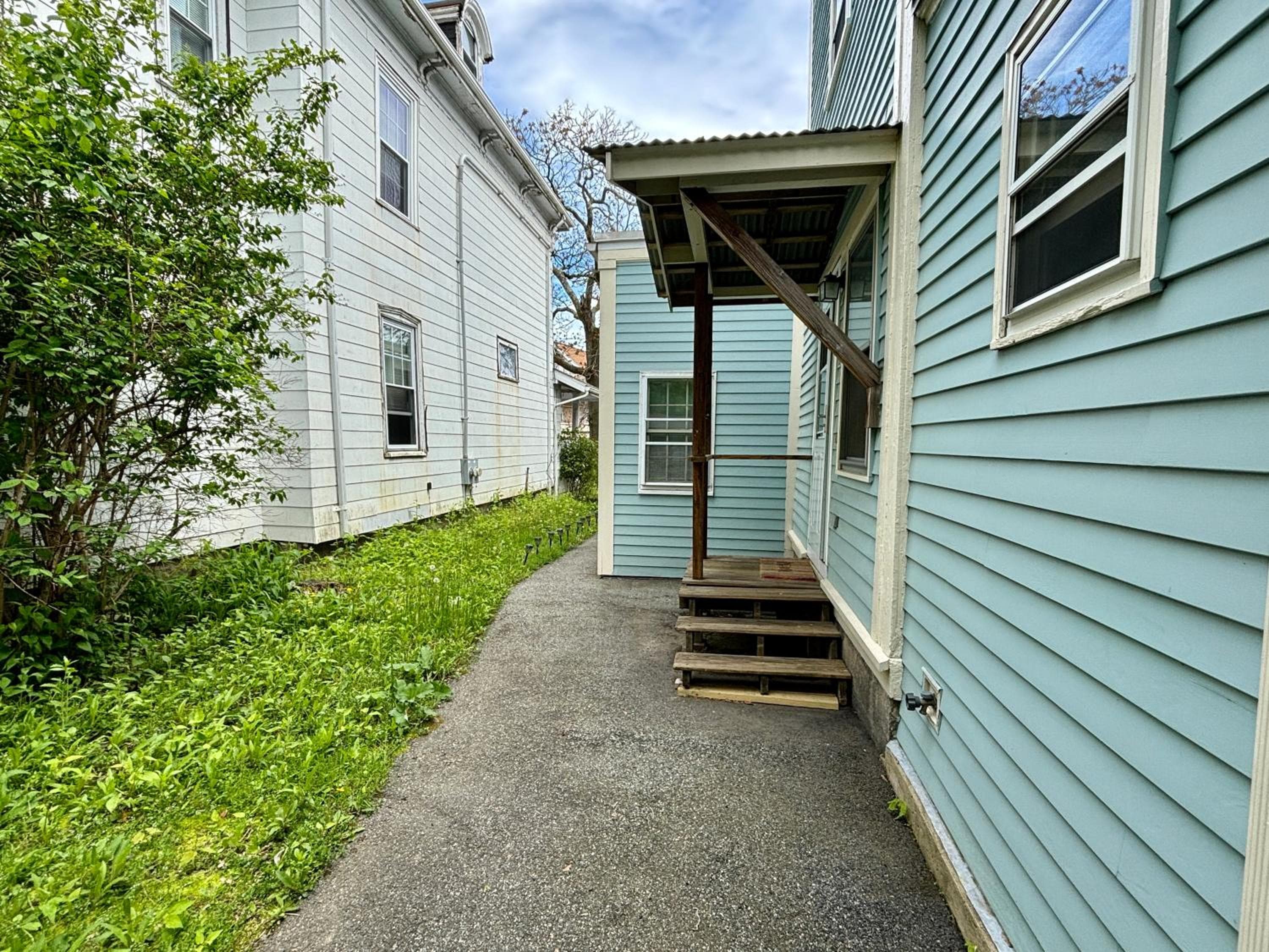 Traveler’s Den in Medford