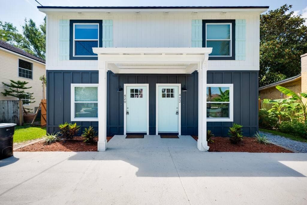 Be a Nomad - Newly renovated - 4 blocks to beach