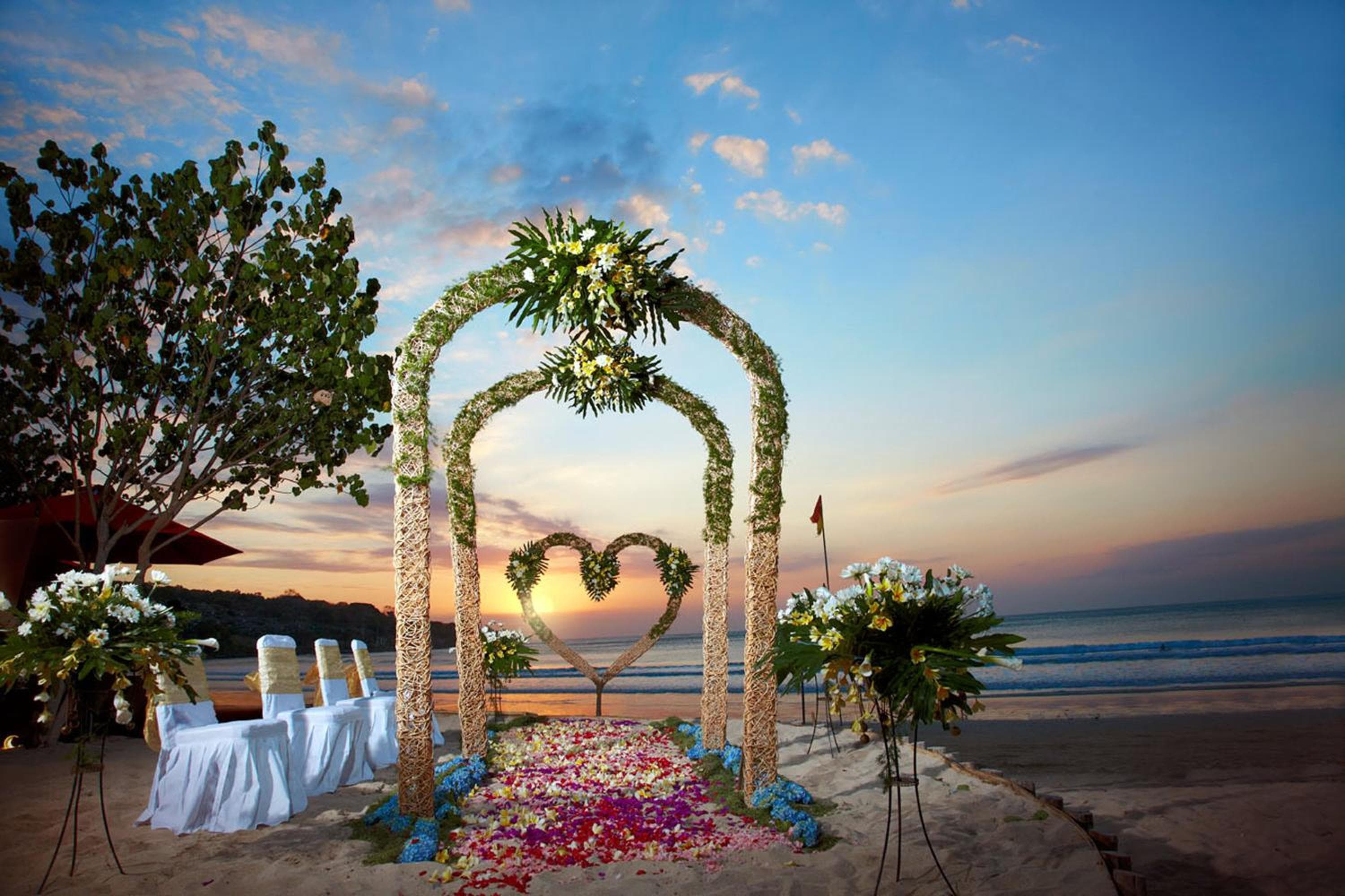 Kupu Kupu Jimbaran Beach Club & Spa