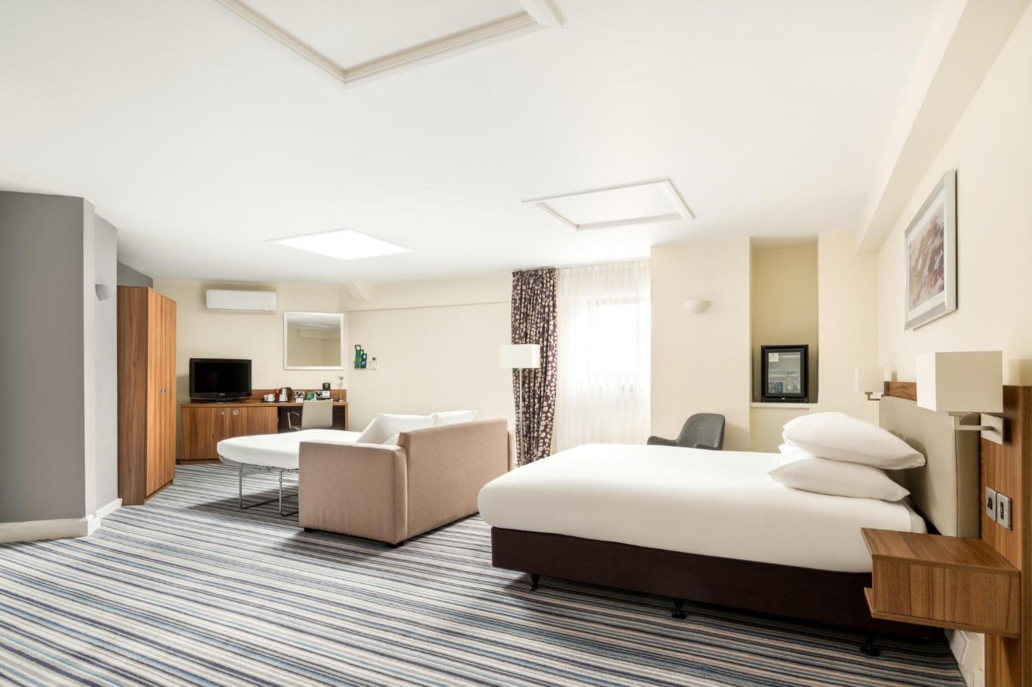 Holiday Inn Northampton by IHG