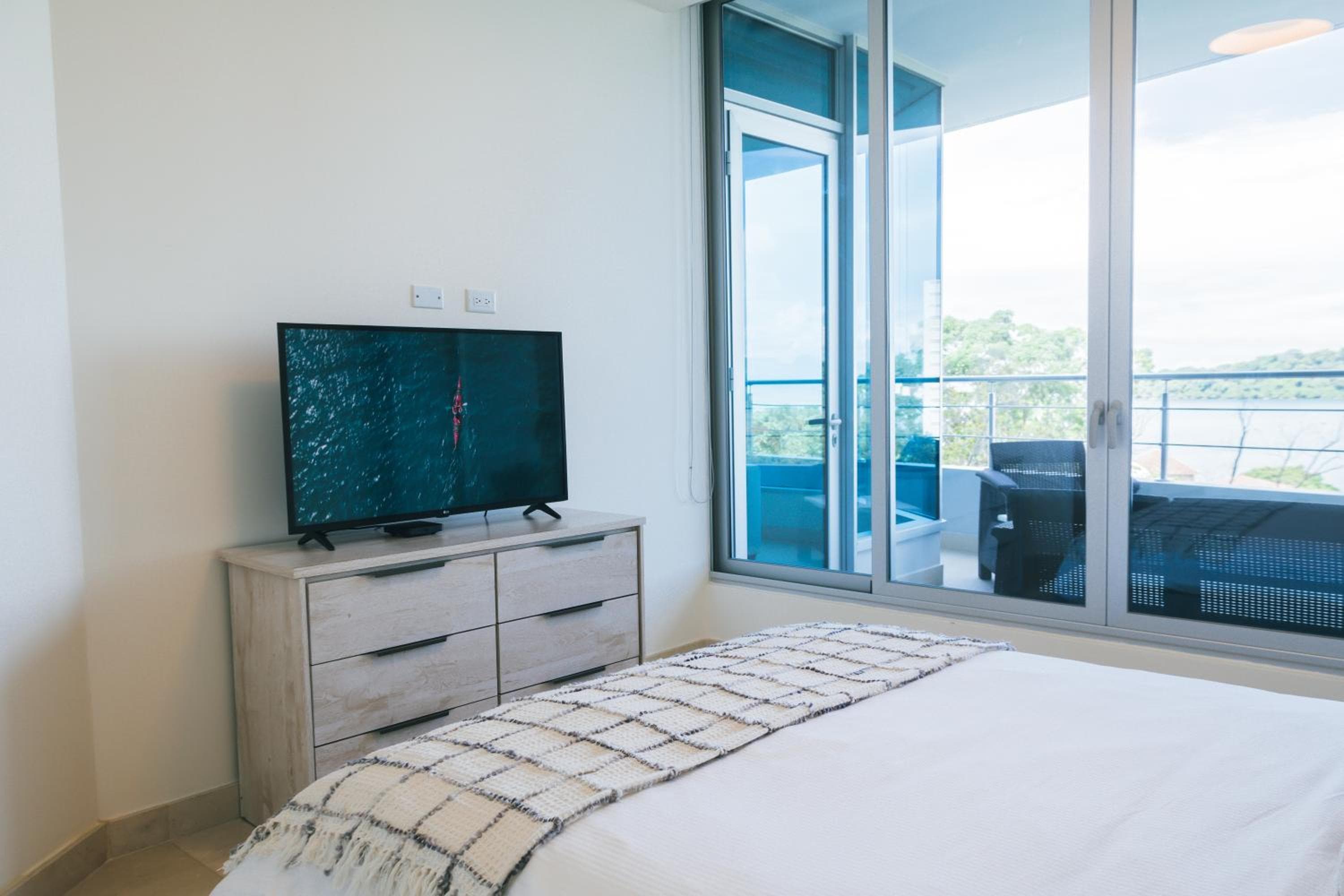 Oceanview Apt Near Panama City w/ King Bed & More