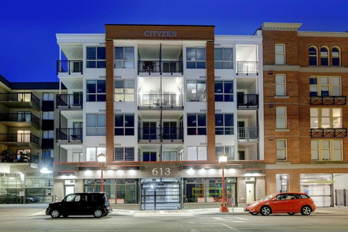 Urban Stay With Balcony And In-Unit Laundry